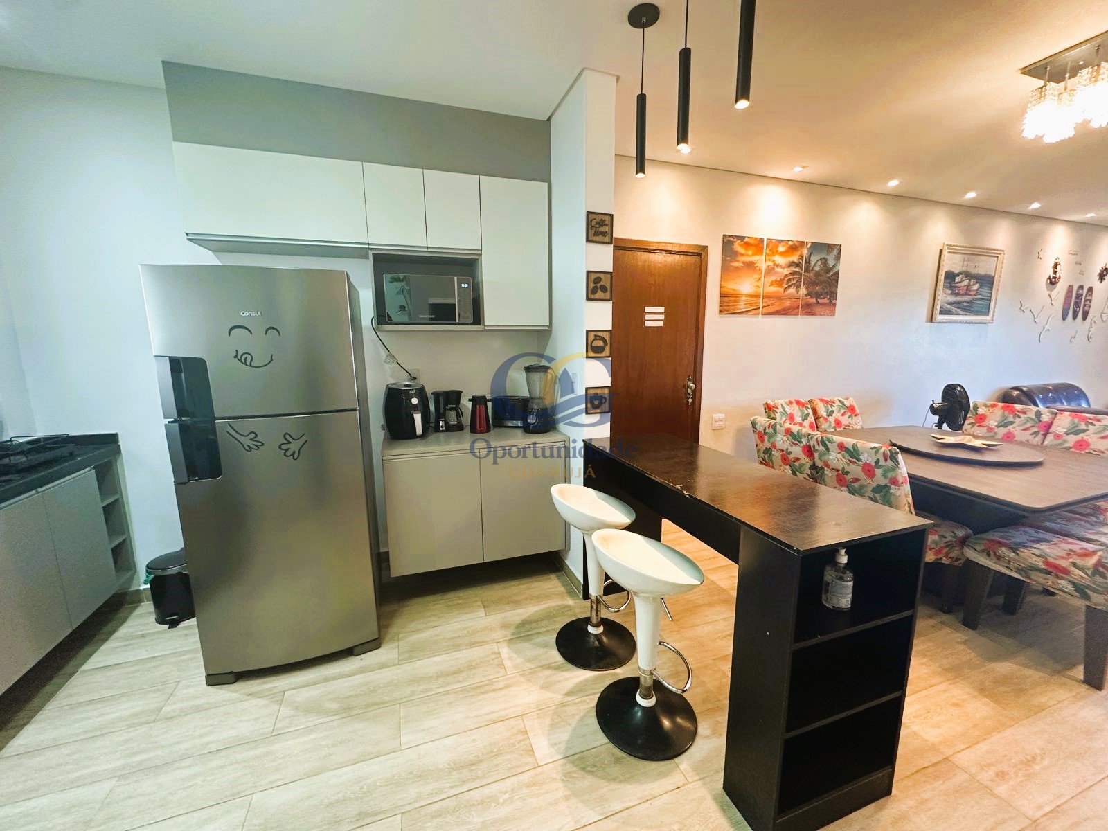 Apartamento na Praia das Pitangueiras, Guarujá - SP