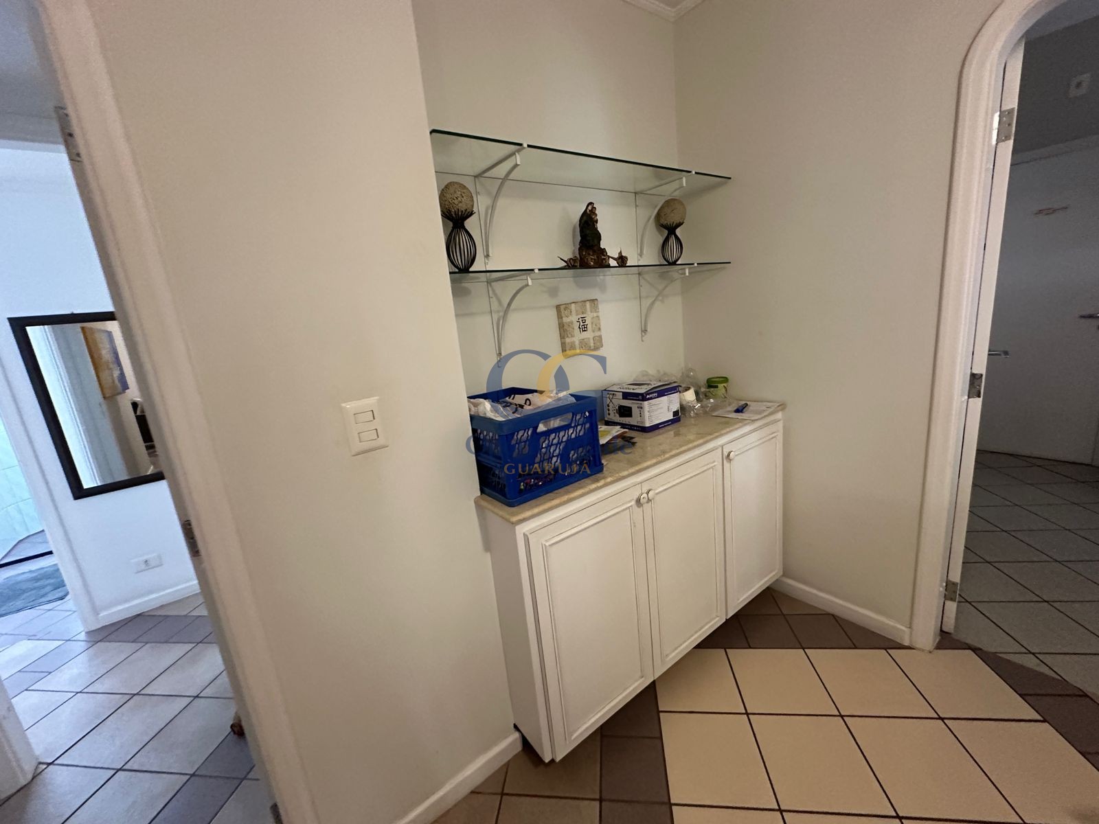 Apartamento na Praia das Pitangueiras, Guarujá - SP