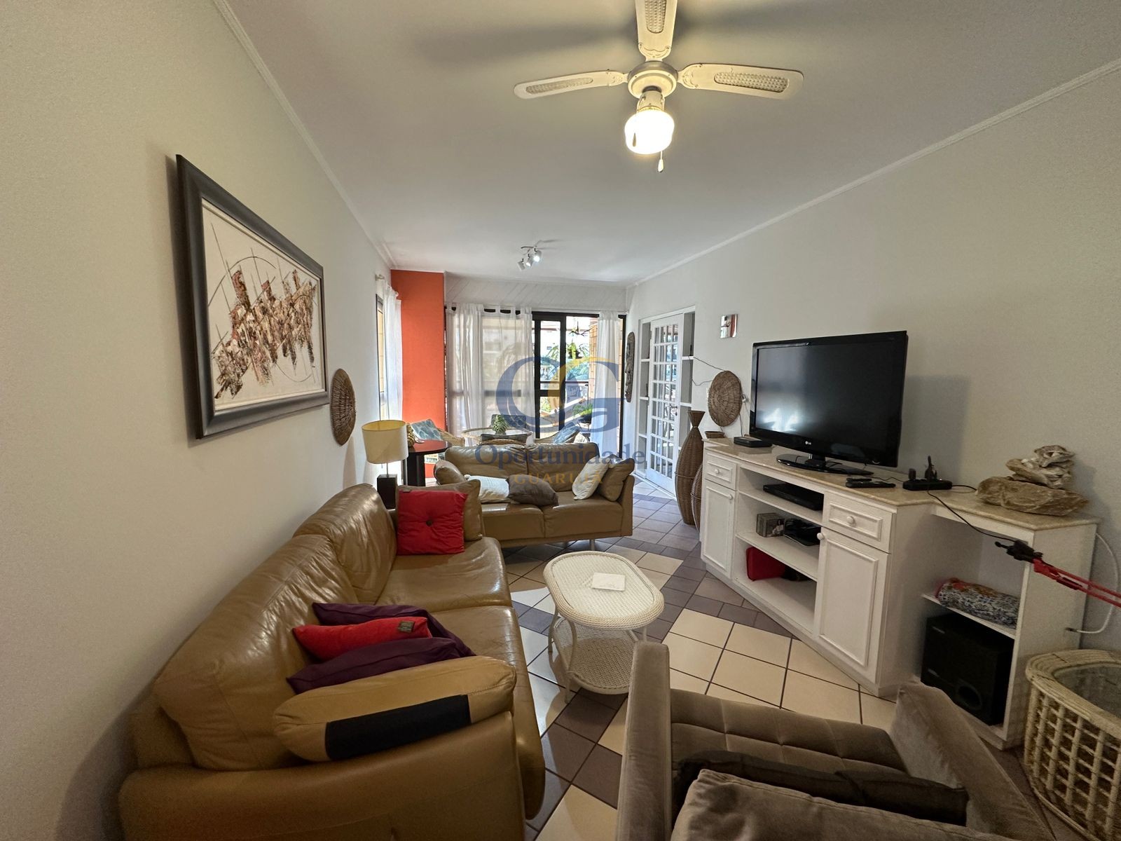 Apartamento na Praia das Pitangueiras, Guarujá - SP