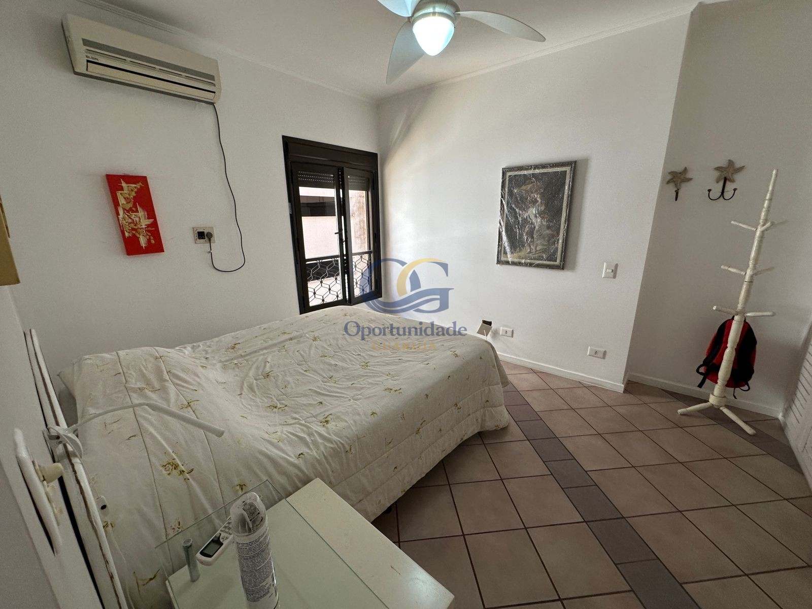 Apartamento na Praia das Pitangueiras, Guarujá - SP