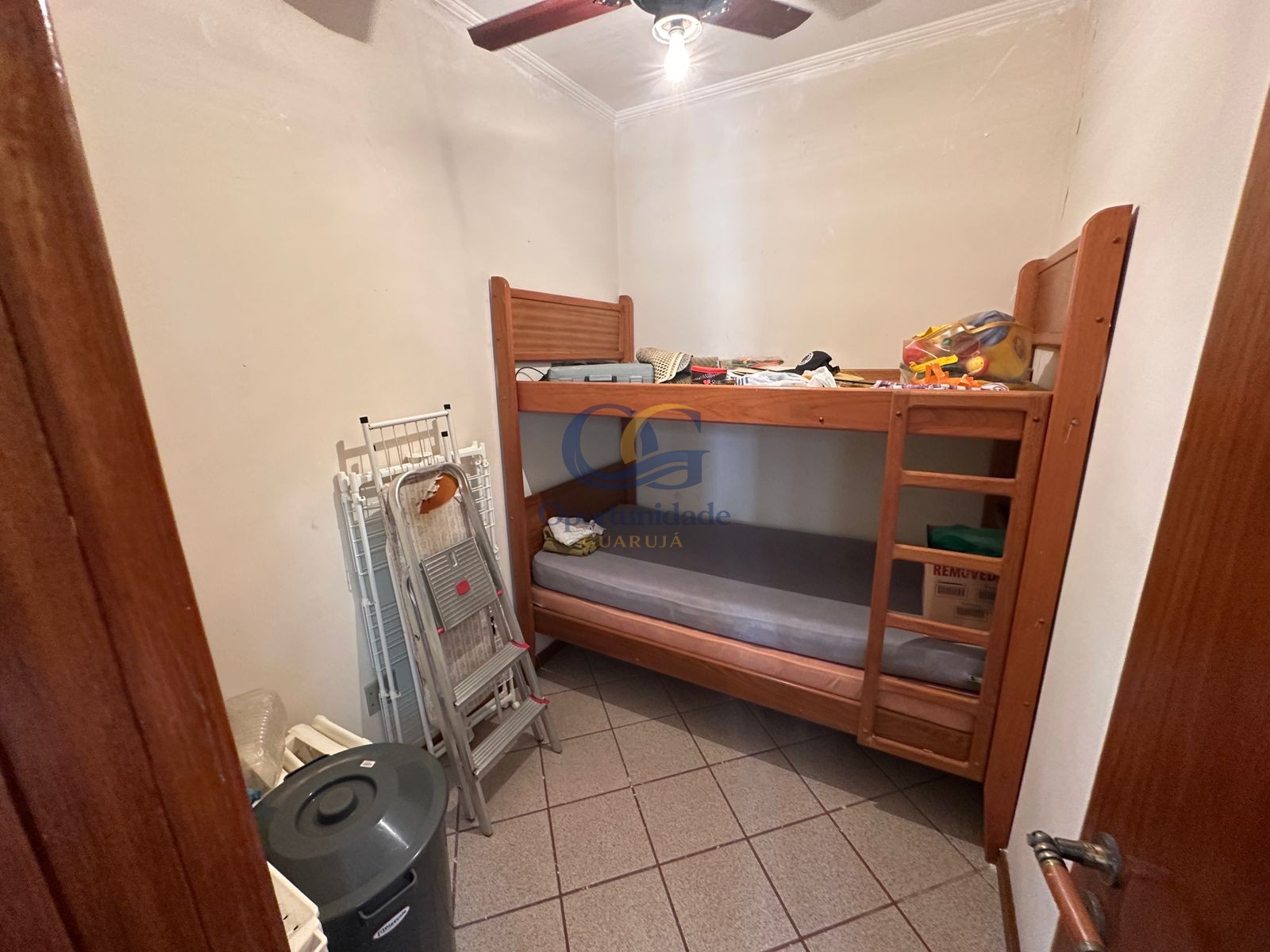 Apartamento na Praia das Pitangueiras, Guarujá - SP