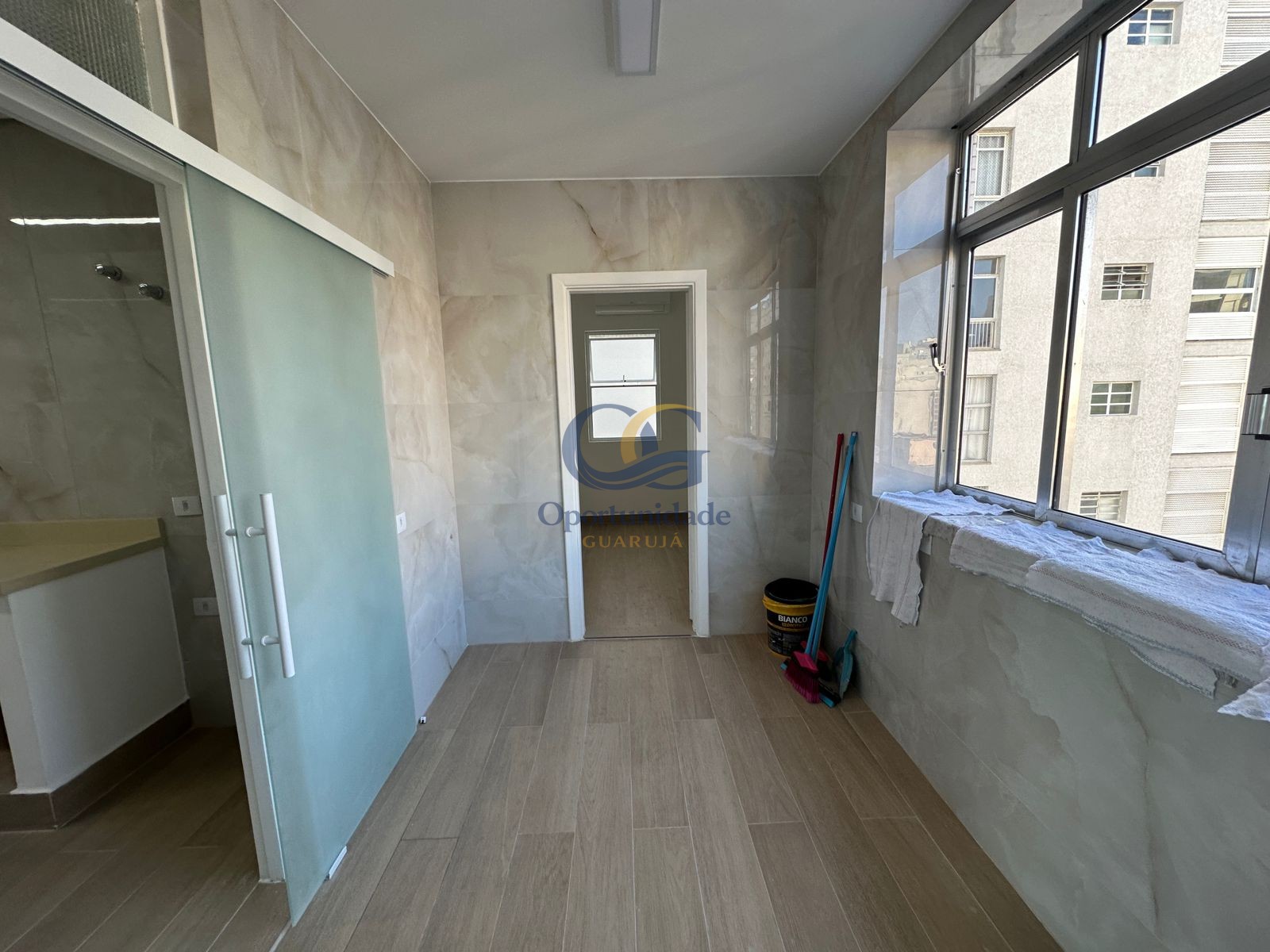 Apartamento Frente ao Mar nas Pitangueiras, Guarujá - SP