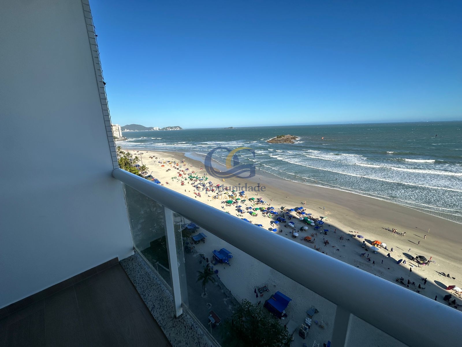 Apartamento Frente ao Mar nas Pitangueiras, Guarujá - SP