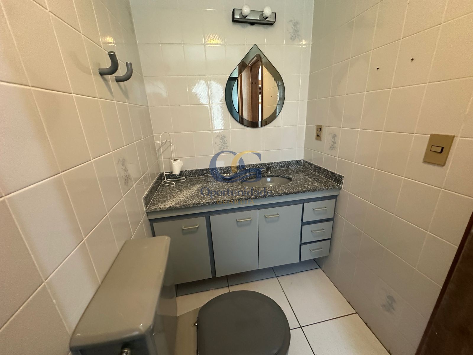 Apartamento na Praia das Pitangueiras, Guarujá - SP