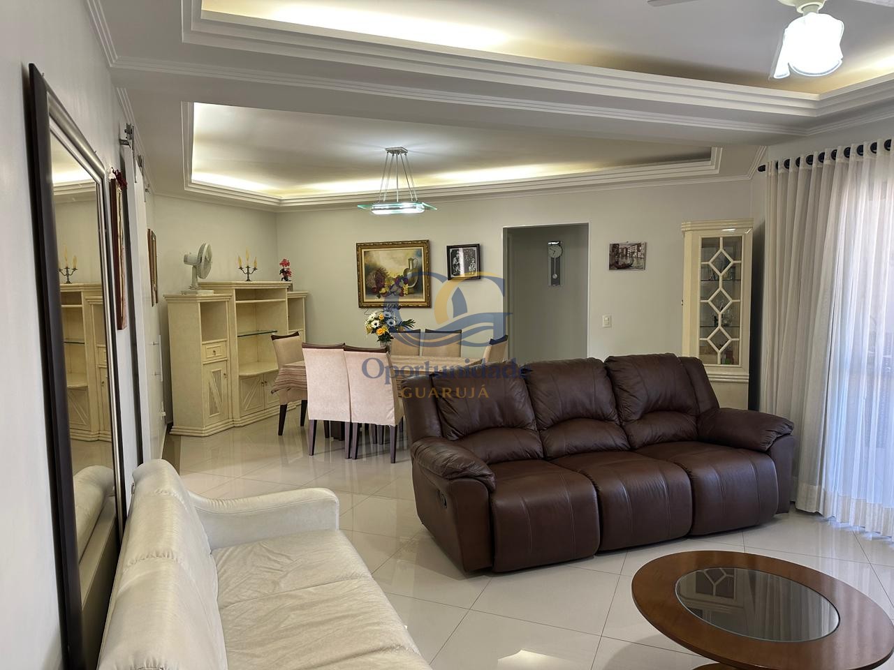 Apartamento na Praia das Pitangueiras, Guarujá - SP