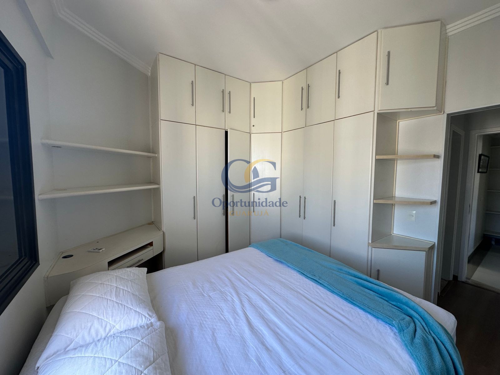 Apartamento na Praia das Pitangueiras, Guarujá - SP