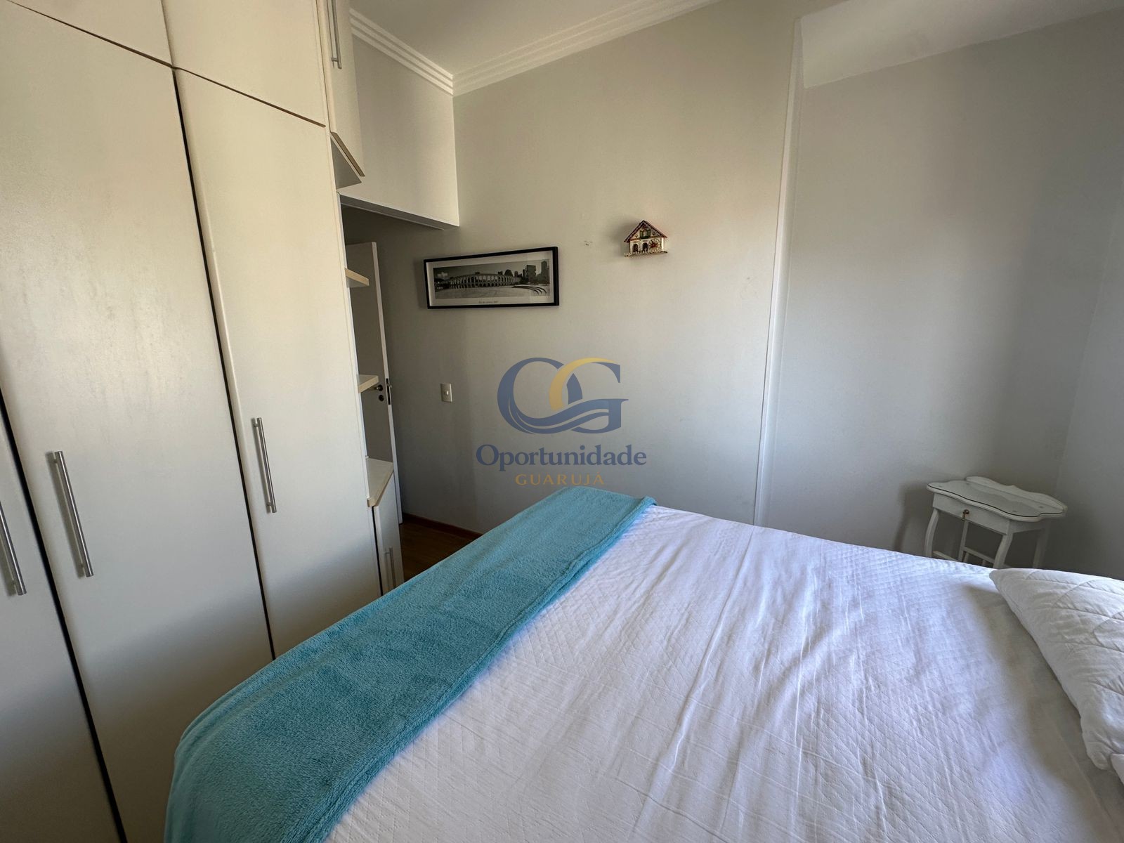 Apartamento na Praia das Pitangueiras, Guarujá - SP