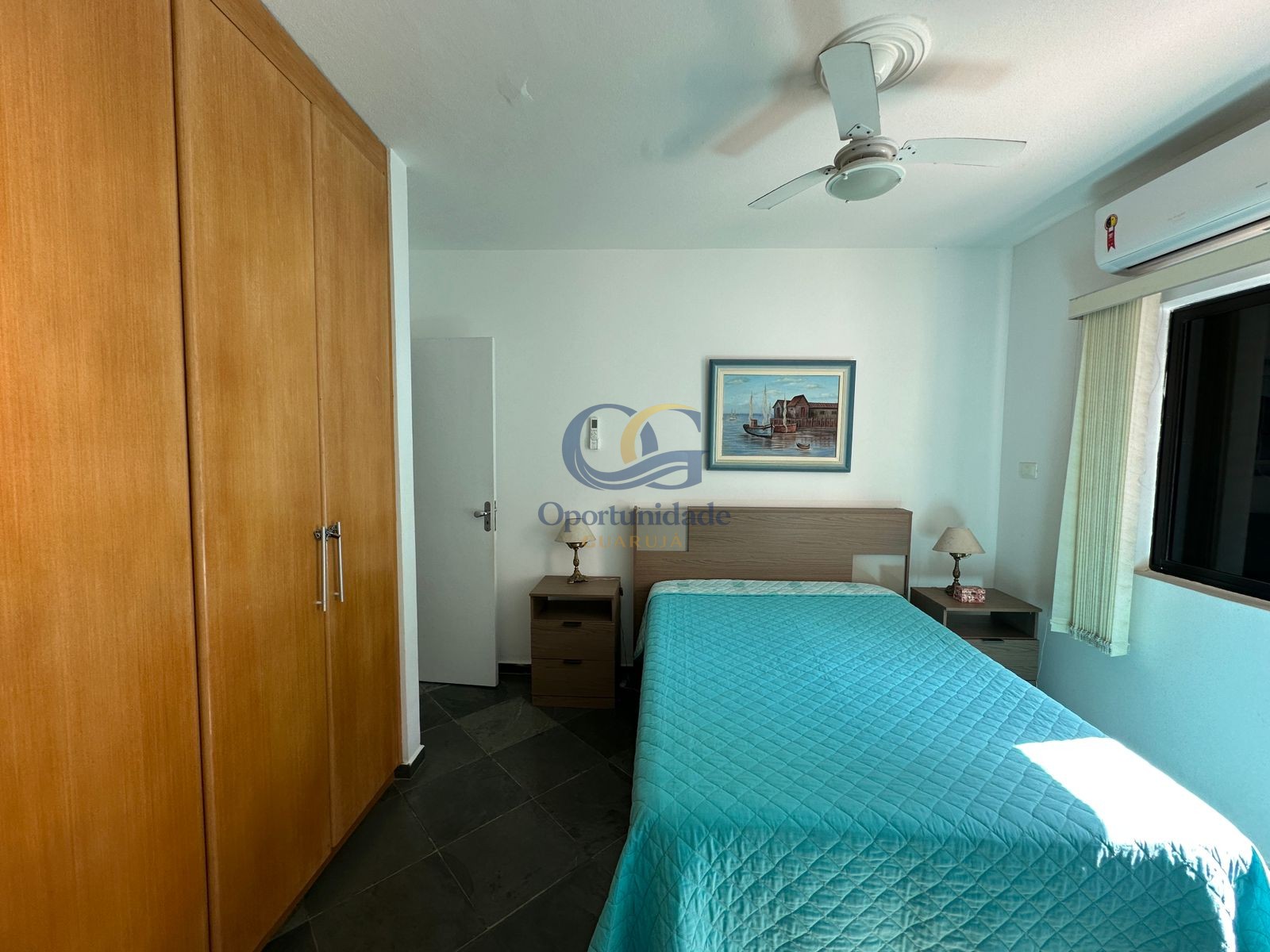 Apartamento na Praia das Pitangueiras, Guarujá - SP
