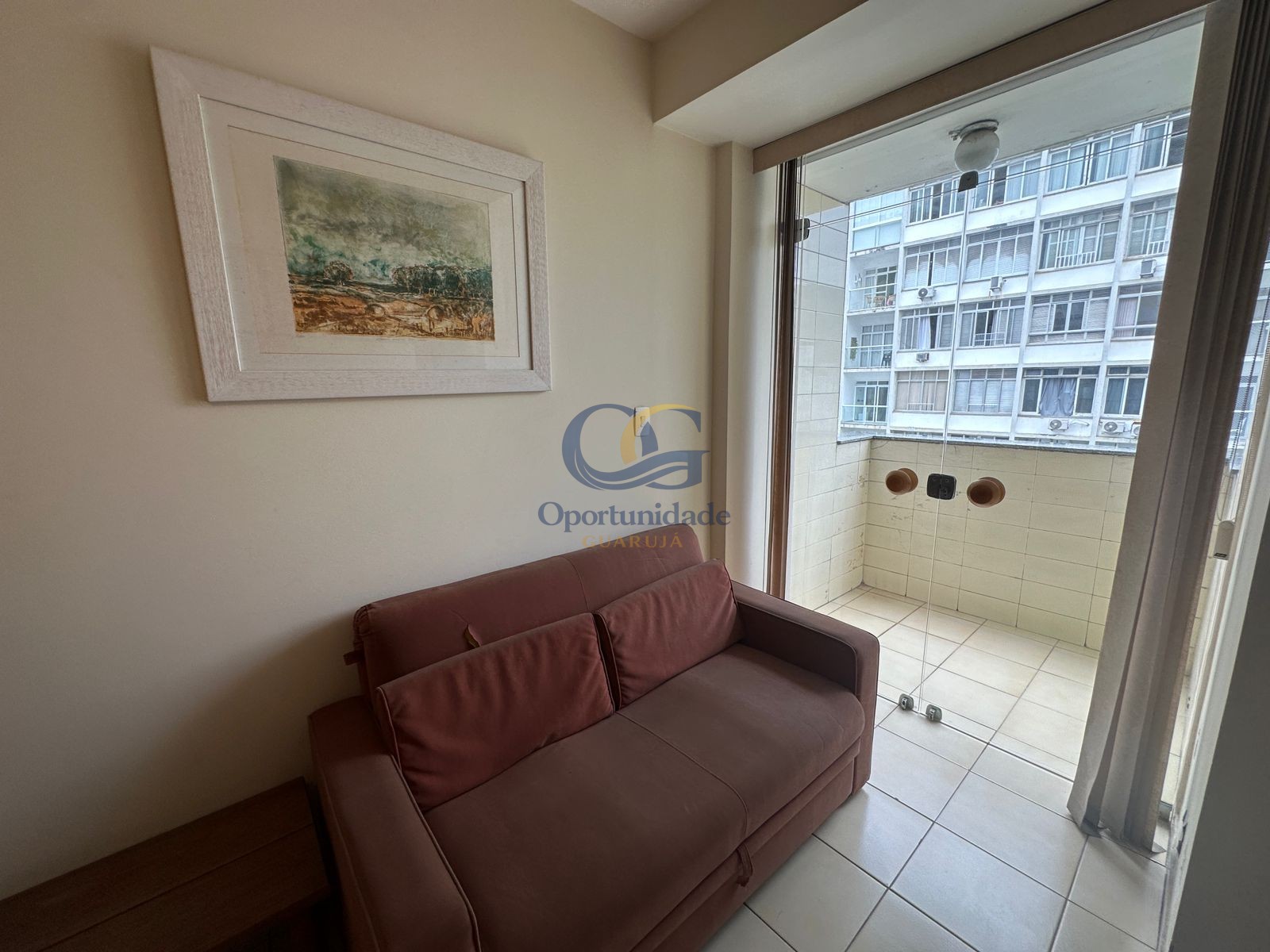 Apartamento na Praia das Pitangueiras, Guarujá - SP