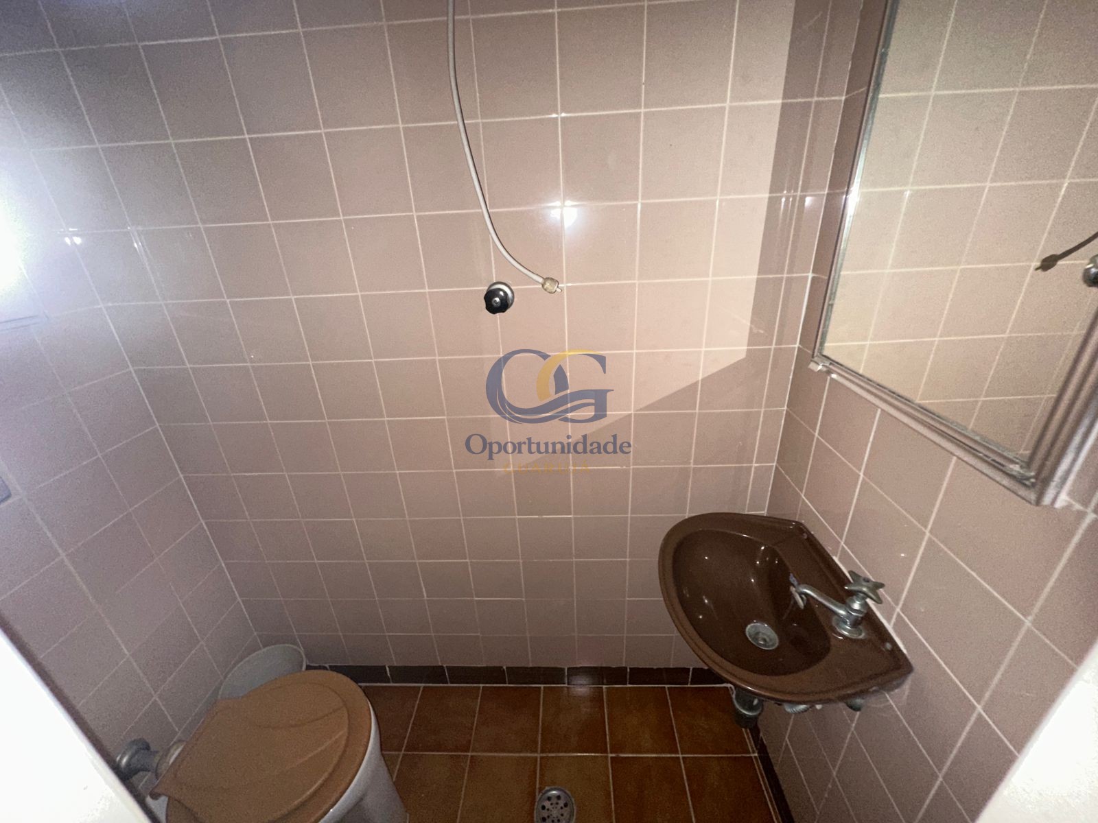 Apartamento na Praia das Pitangueiras, Guarujá - SP