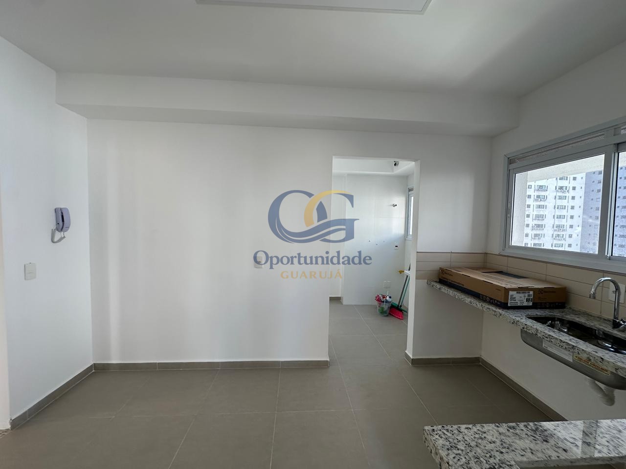 Apartamento na Praia das Pitangueiras, Guarujá - SP