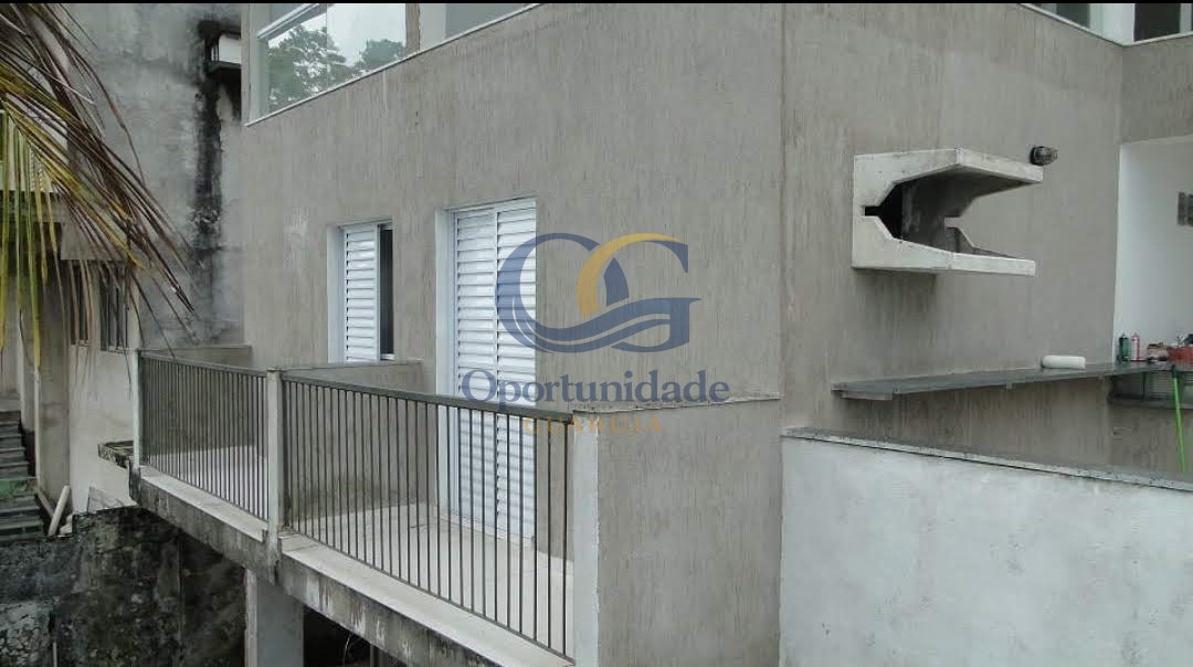 Casa em Condomínio na Praia da Enseada, Guarujá - SP