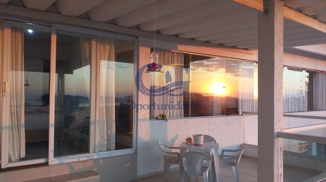 Casa em Condomínio na Praia da Enseada, Guarujá - SP