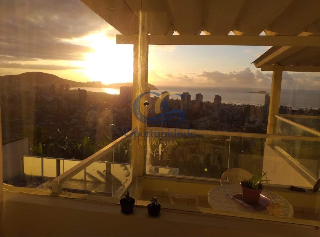 Casa em Condomínio na Praia da Enseada, Guarujá - SP