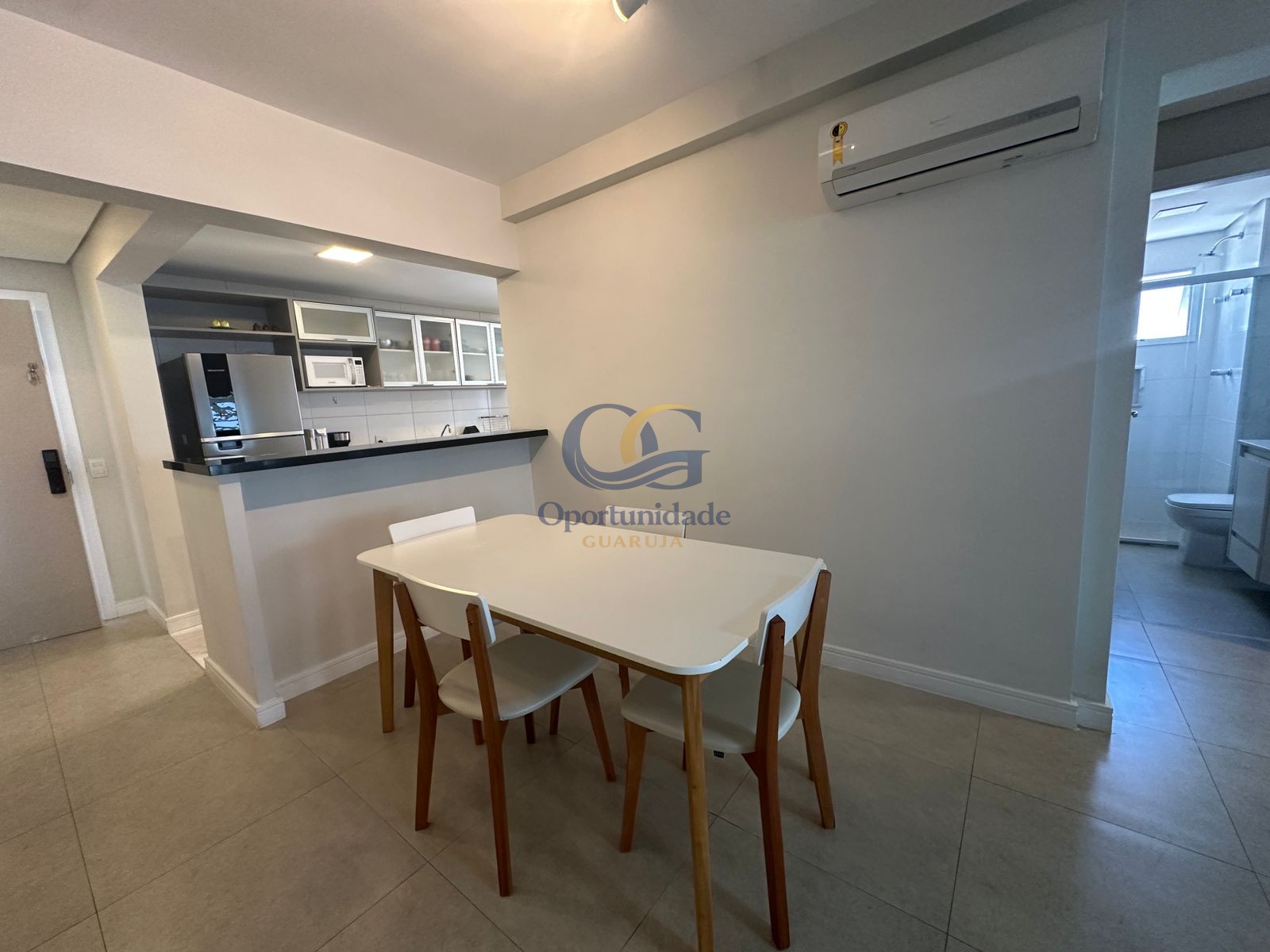 Apartamento na Praia das Astúrias, Guarujá - SP