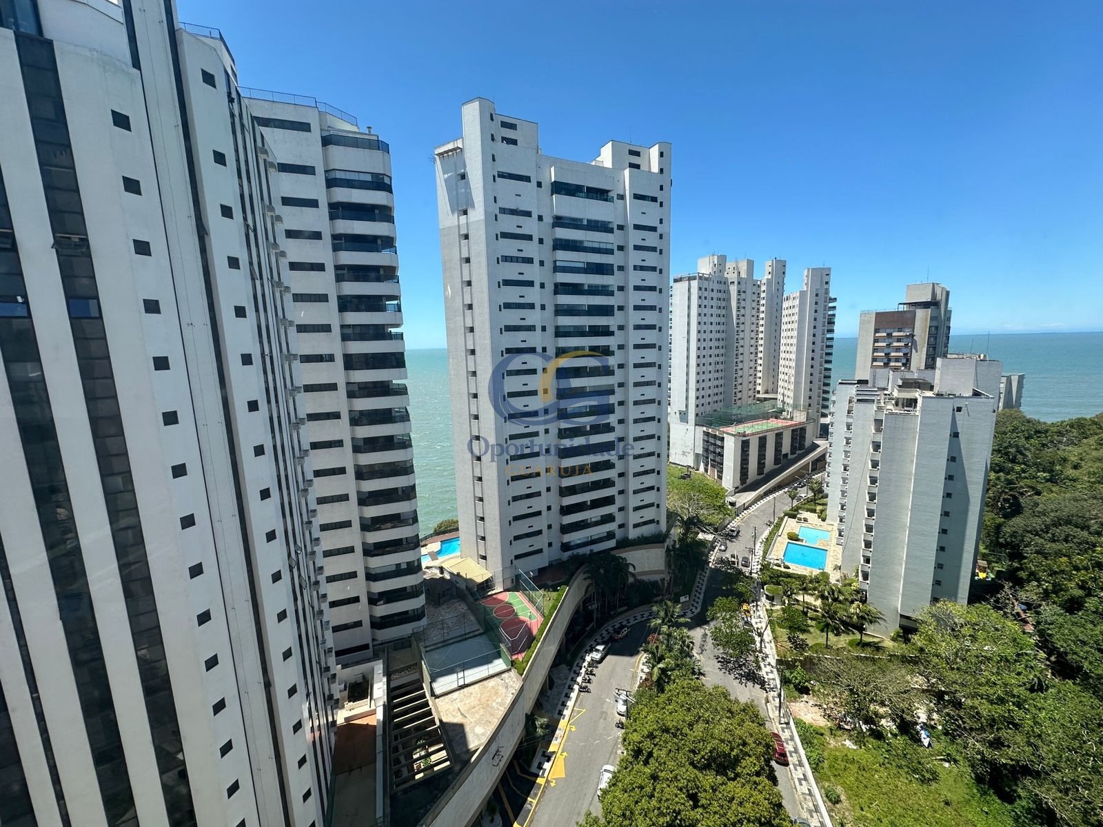 Apartamento na Praia das Astúrias, Guarujá - SP