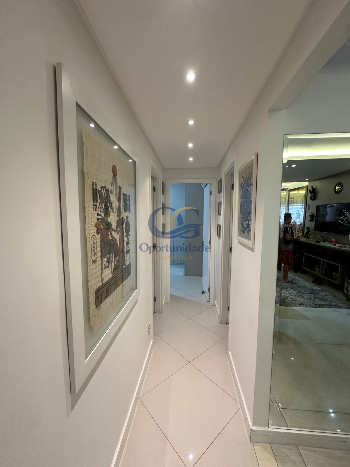 Apartamento na Praia das Pitangueiras, Guarujá - SP