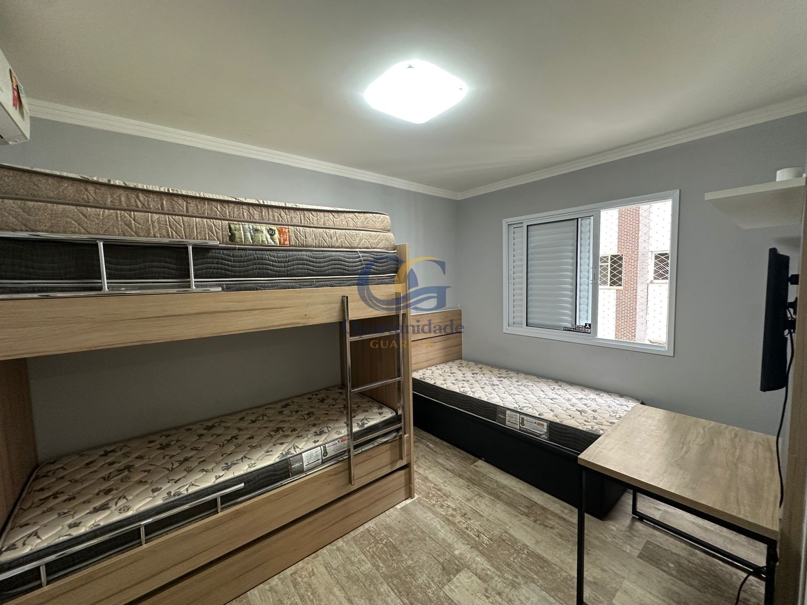 Apartamento na Praia das Pitangueiras, Guarujá - SP
