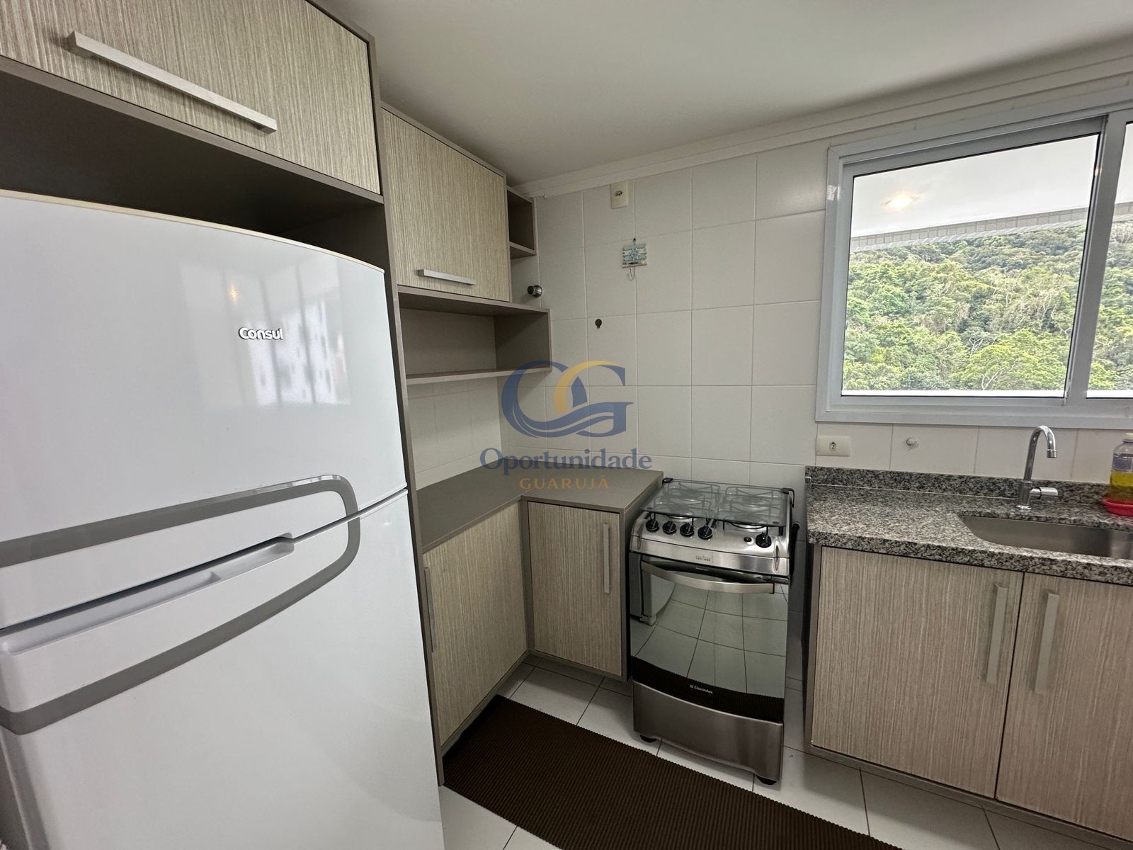 Apartamento na Praia das Pitangueiras, Guarujá - SP