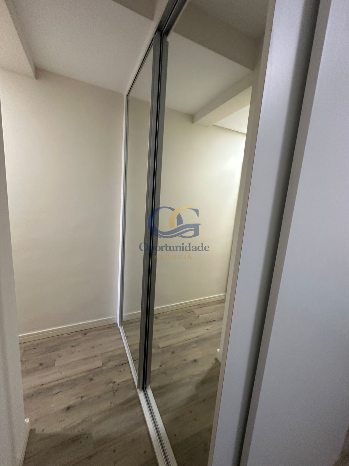 Apartamento na Praia das Astúrias, Guarujá - SP