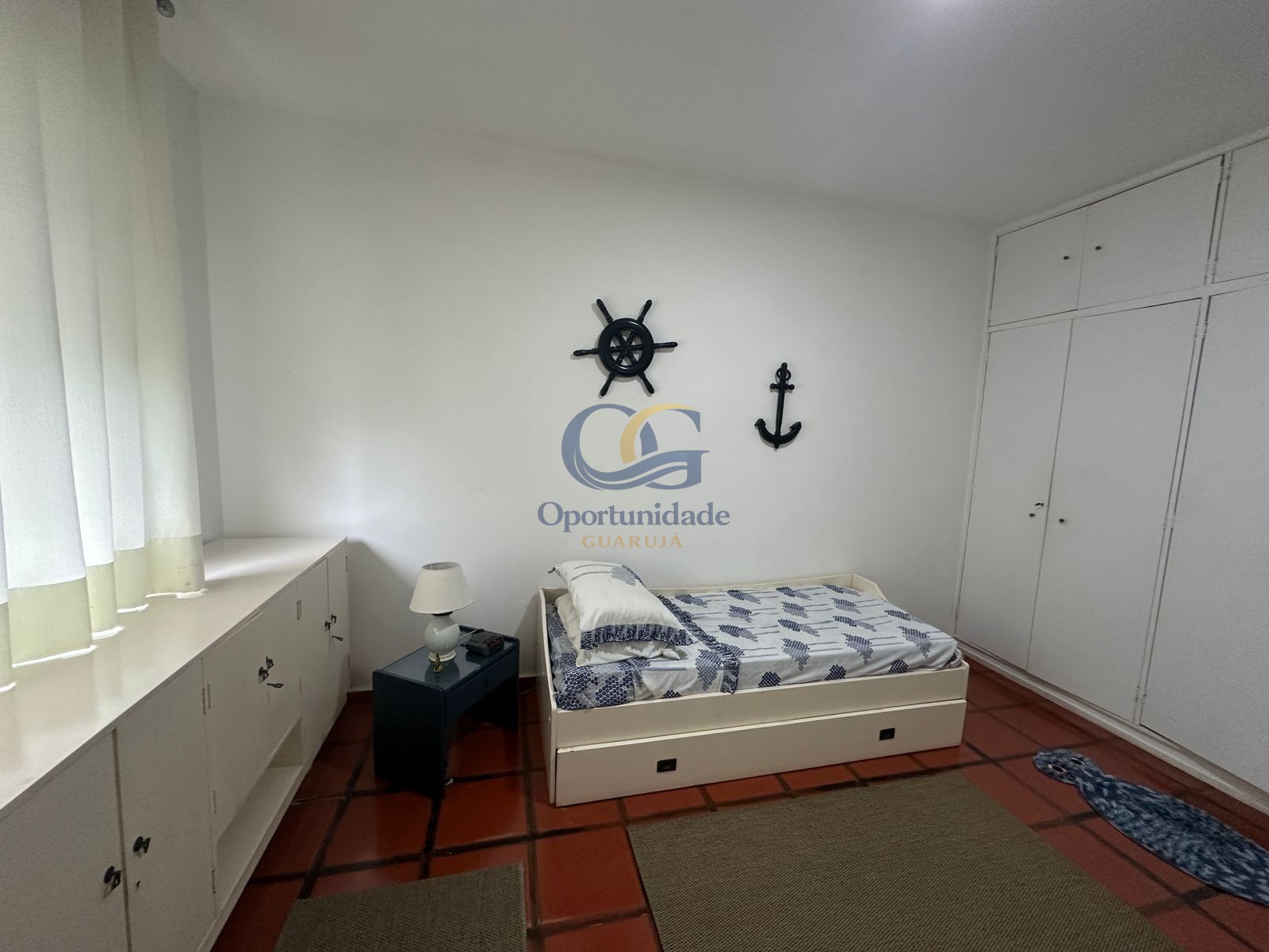 Apartamento na Praia das Pitangueiras, Guarujá - SP