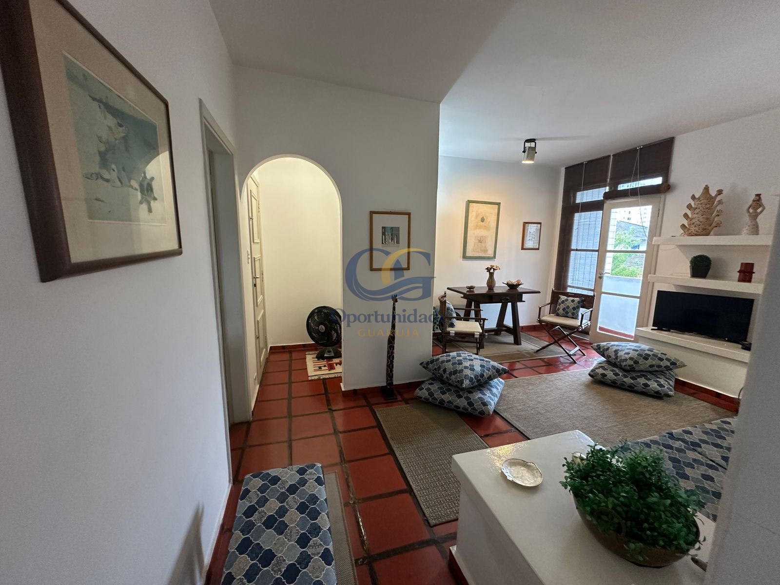 Apartamento na Praia das Pitangueiras, Guarujá - SP