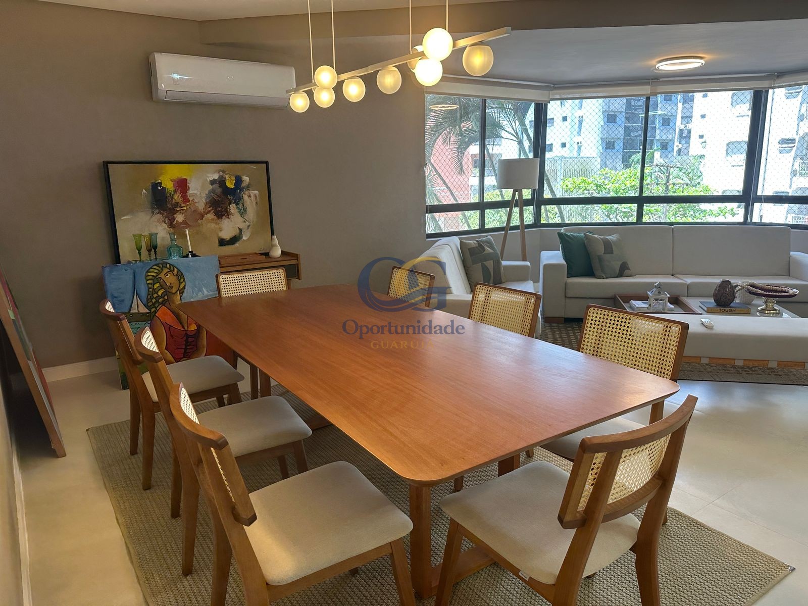 Apartamento na Praia das Pitangueiras, Guarujá - SP