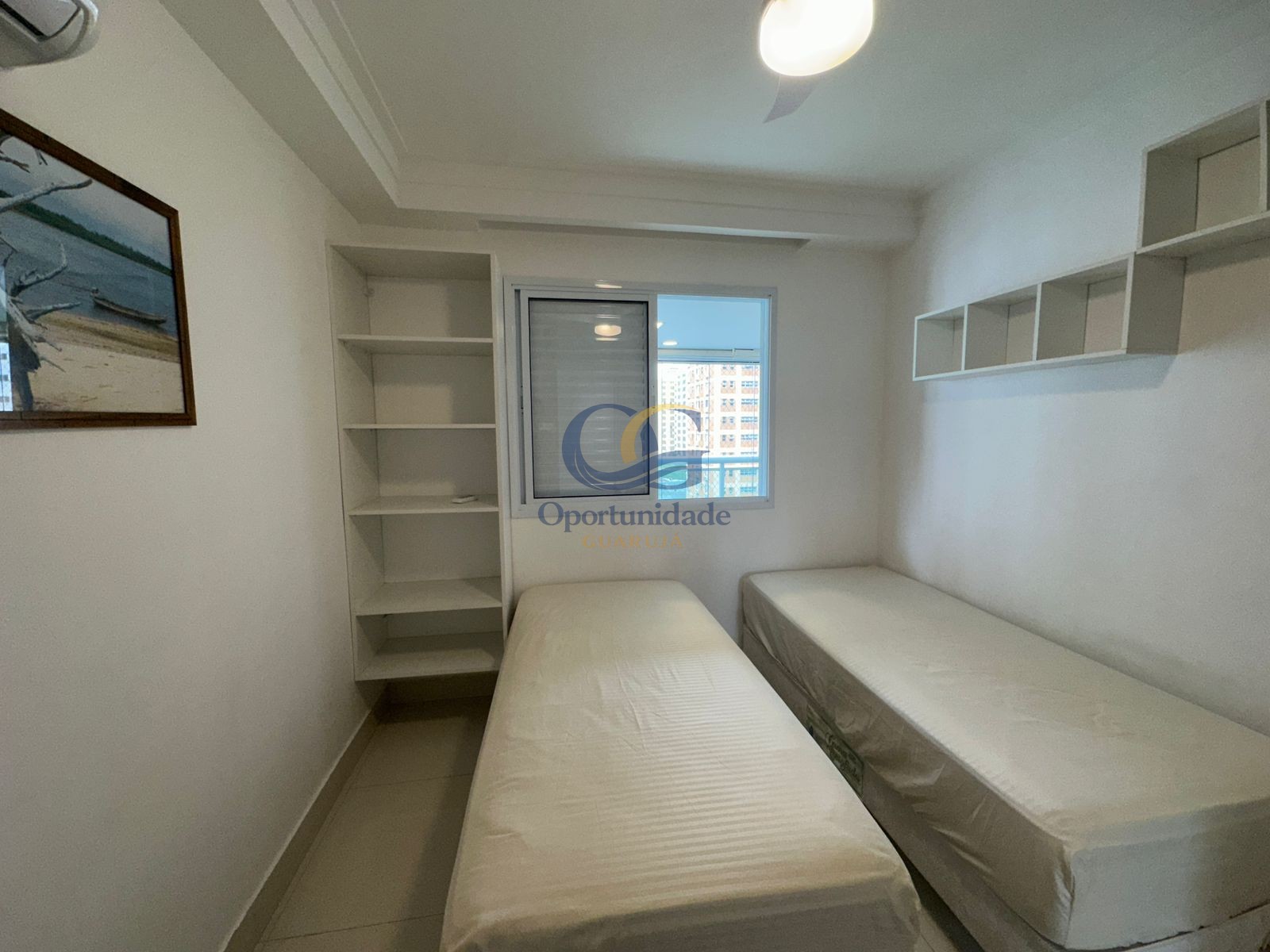 Apartamento na Praia das Pitangueiras, Guarujá - SP