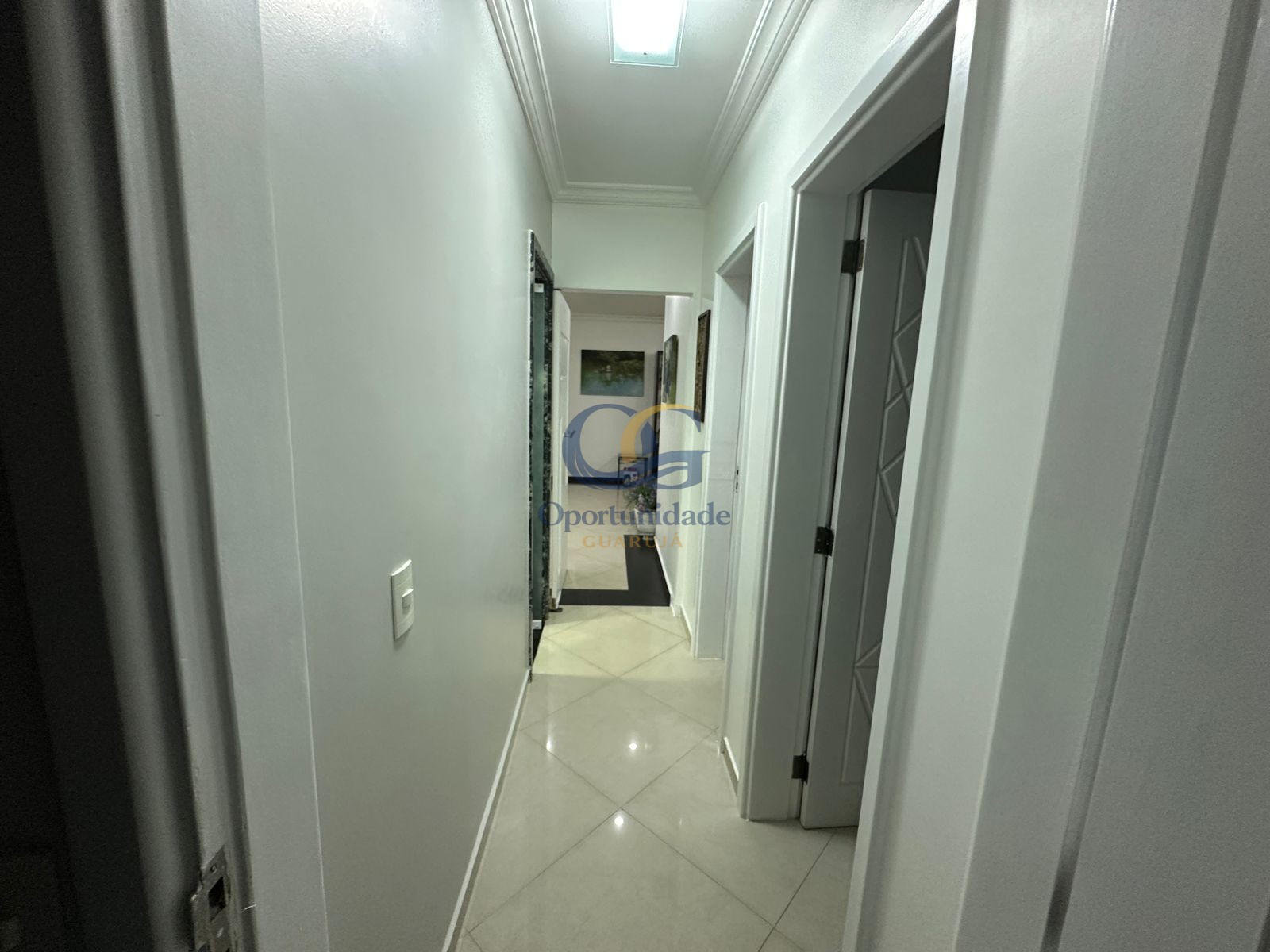 Apartamento na Praia das Pitangueiras, Guarujá - SP