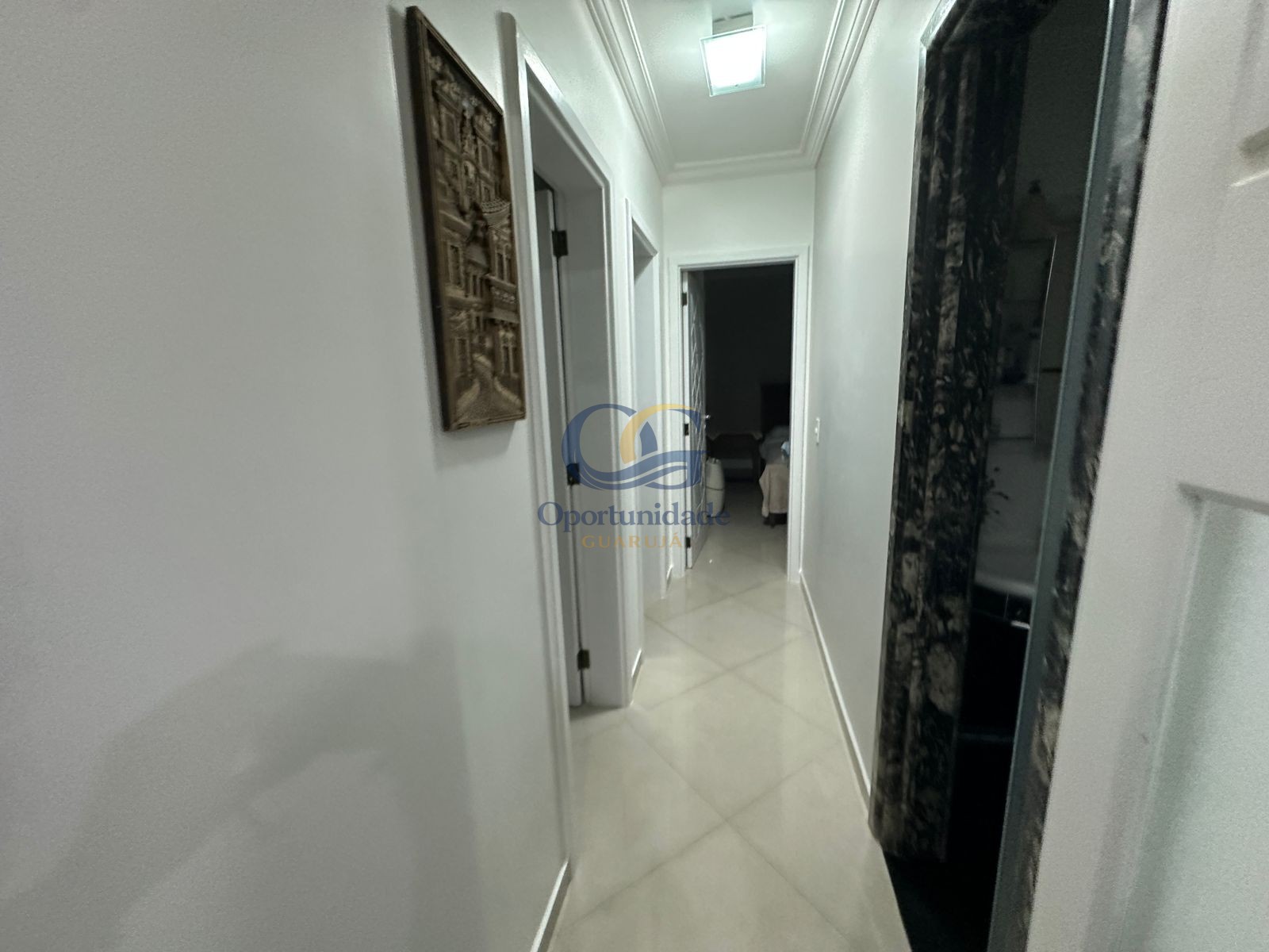 Apartamento na Praia das Pitangueiras, Guarujá - SP