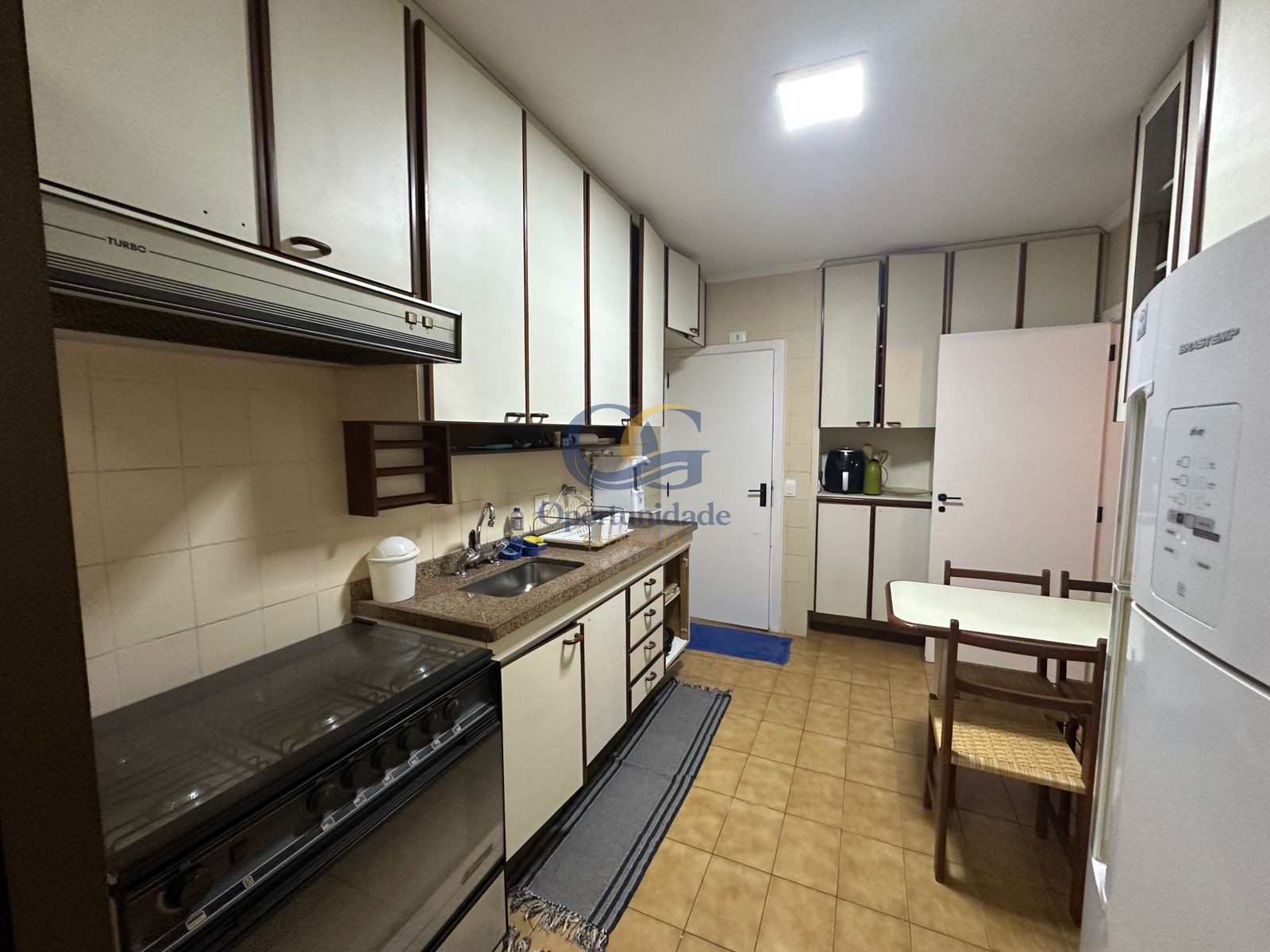 Apartamento na Praia das Pitangueiras, Guarujá - SP