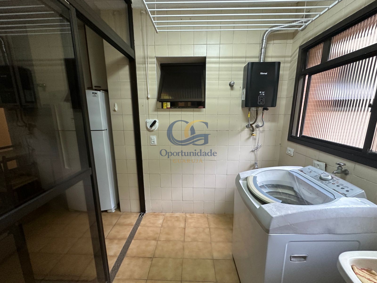 Apartamento na Praia das Pitangueiras, Guarujá - SP