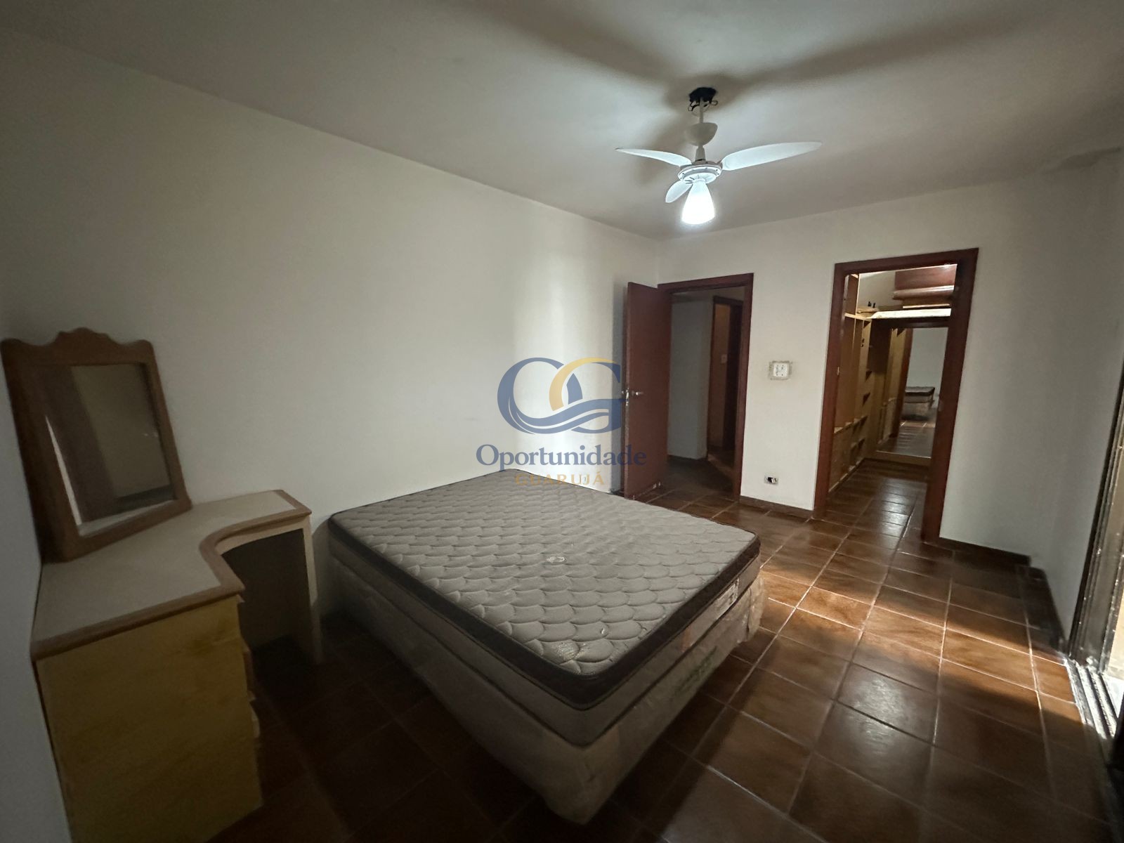 Apartamento Frente ao Mar nas Pitangueiras, Guarujá - SP
