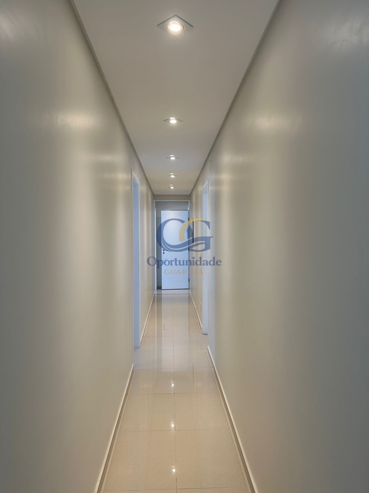 Apartamento Frente ao Mar, Praia da Enseada, Guarujá - SP