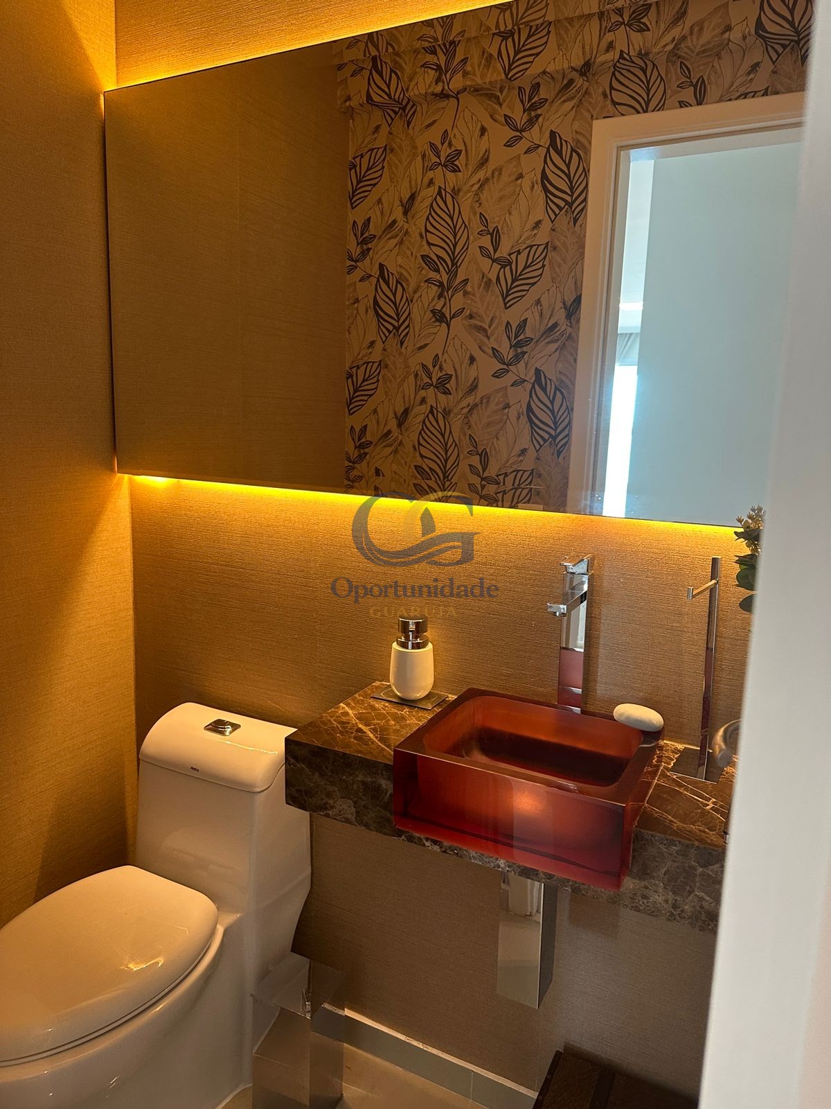 Apartamento Frente ao Mar, Praia da Enseada, Guarujá - SP