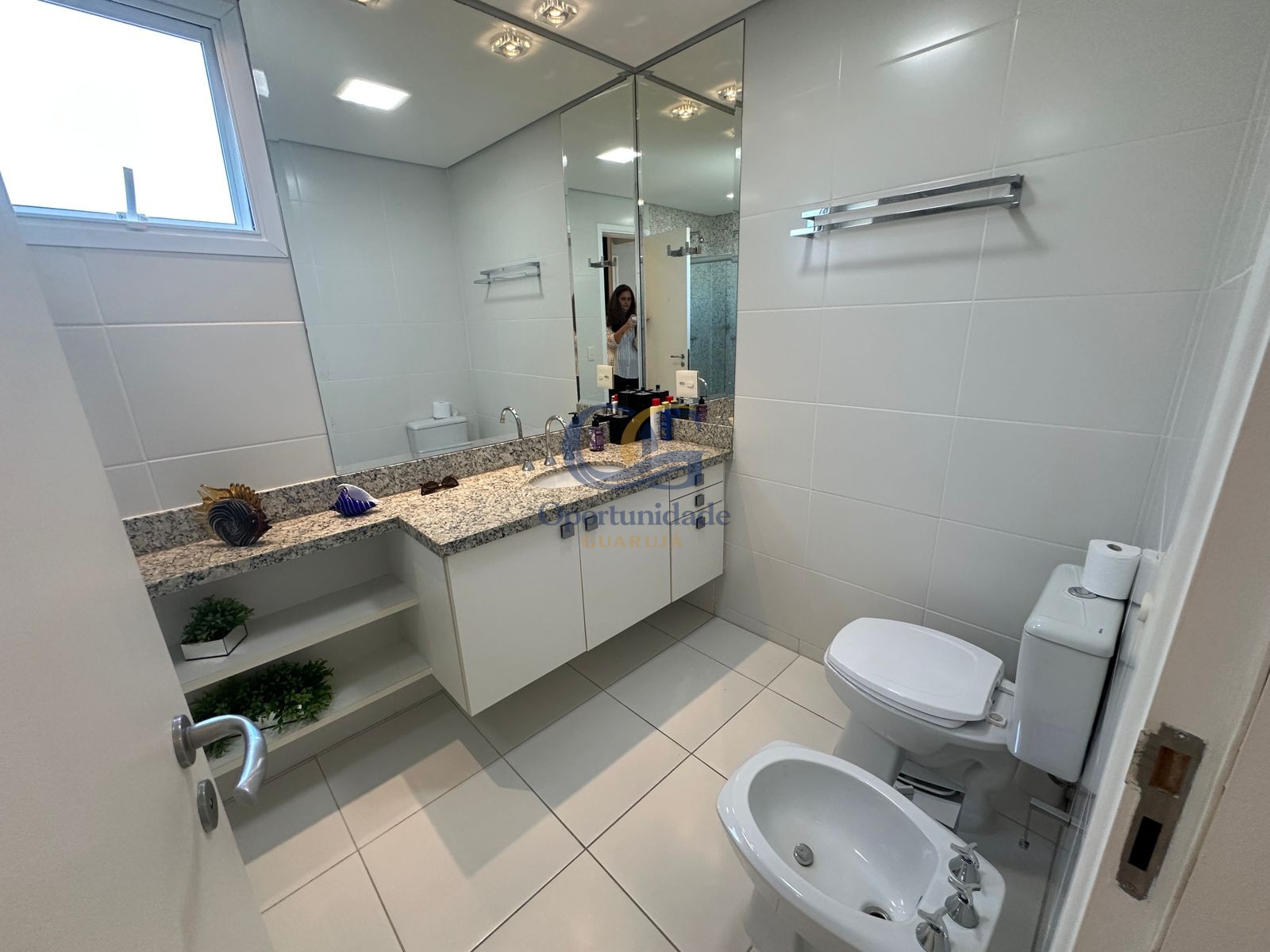 Apartamento Frente ao Mar, Praia da Enseada, Guarujá - SP