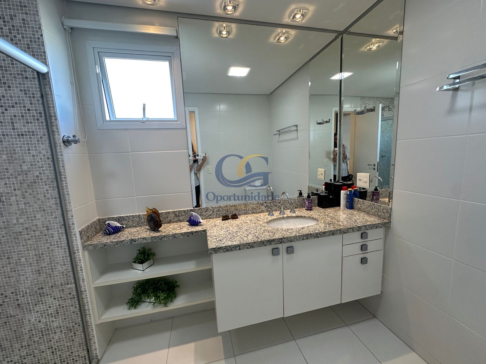 Apartamento Frente ao Mar, Praia da Enseada, Guarujá - SP