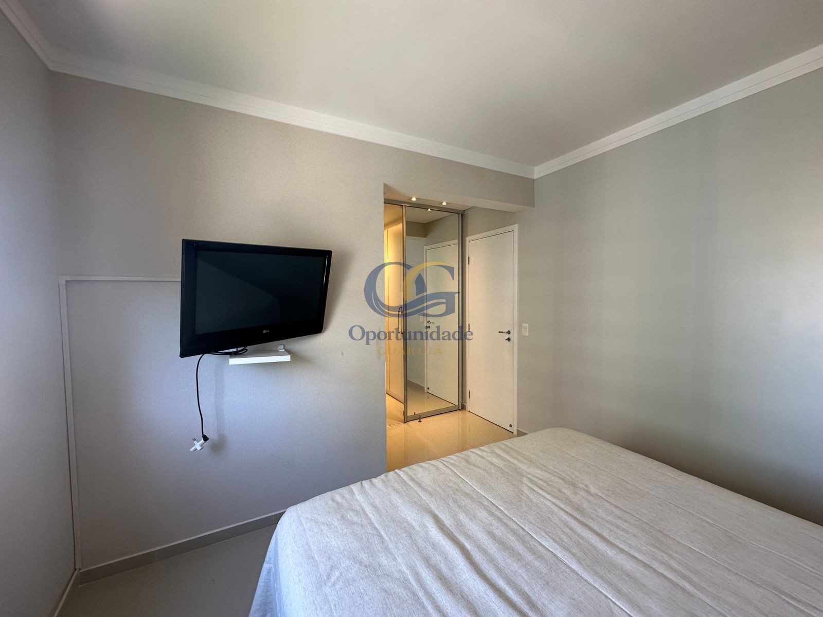 Apartamento Frente ao Mar, Praia da Enseada, Guarujá - SP