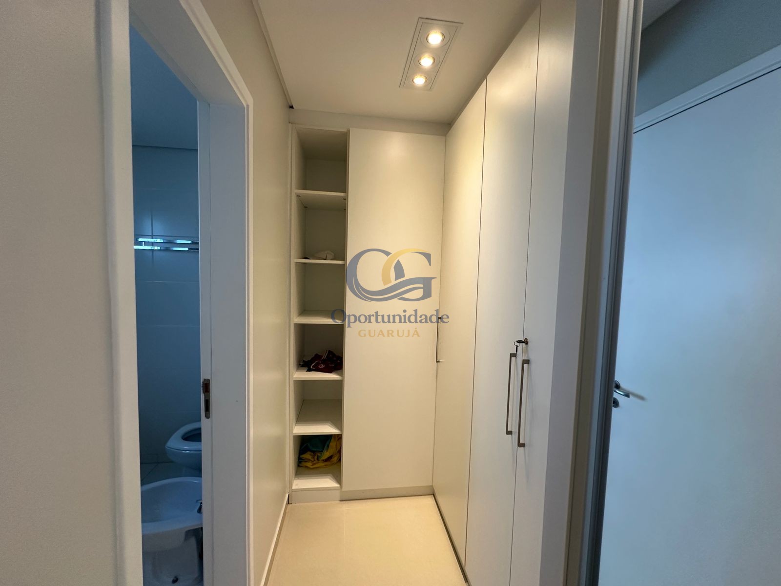 Apartamento Frente ao Mar, Praia da Enseada, Guarujá - SP