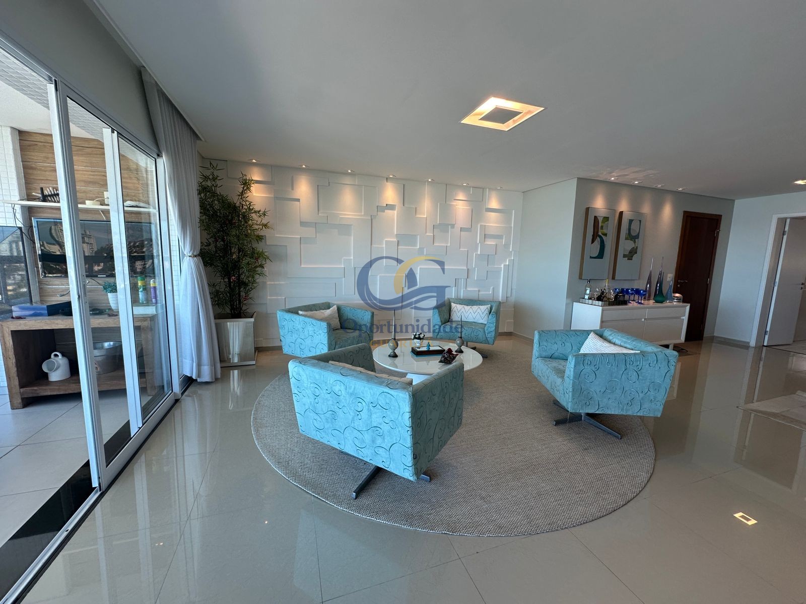 Apartamento Frente ao Mar, Praia da Enseada, Guarujá - SP