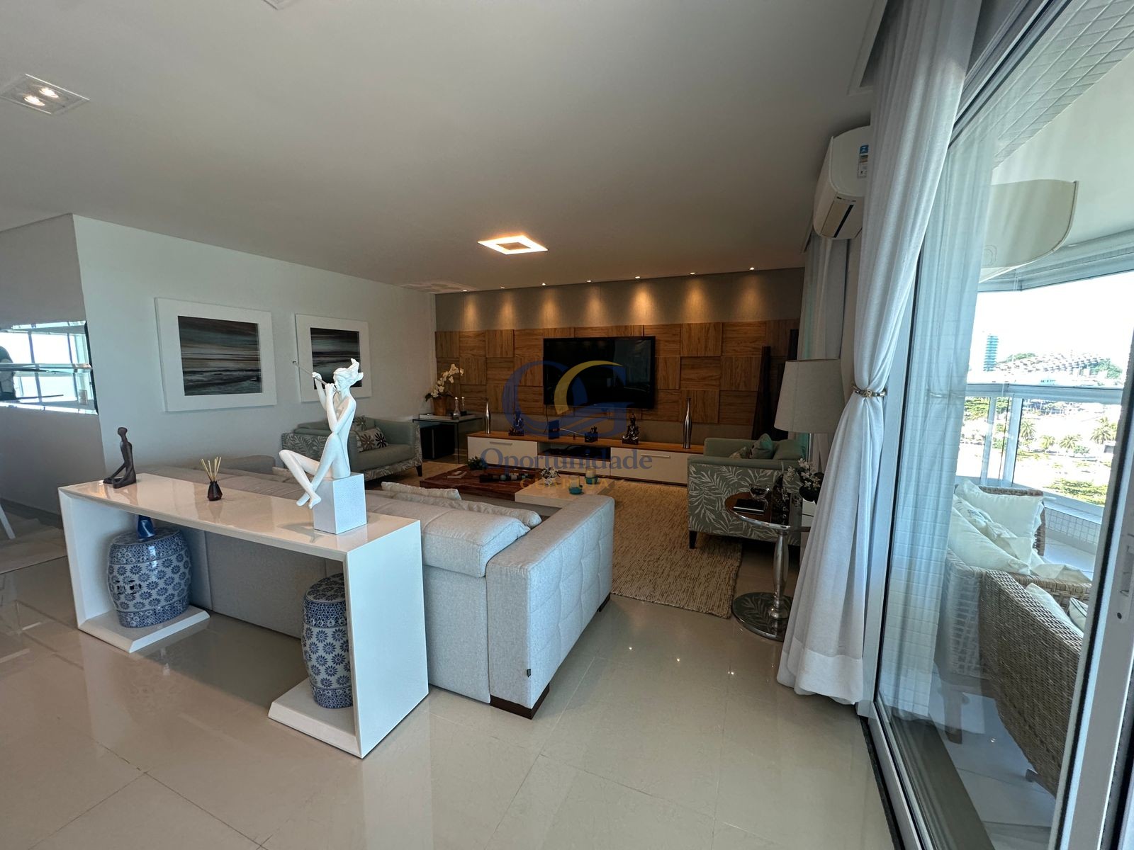 Apartamento Frente ao Mar, Praia da Enseada, Guarujá - SP