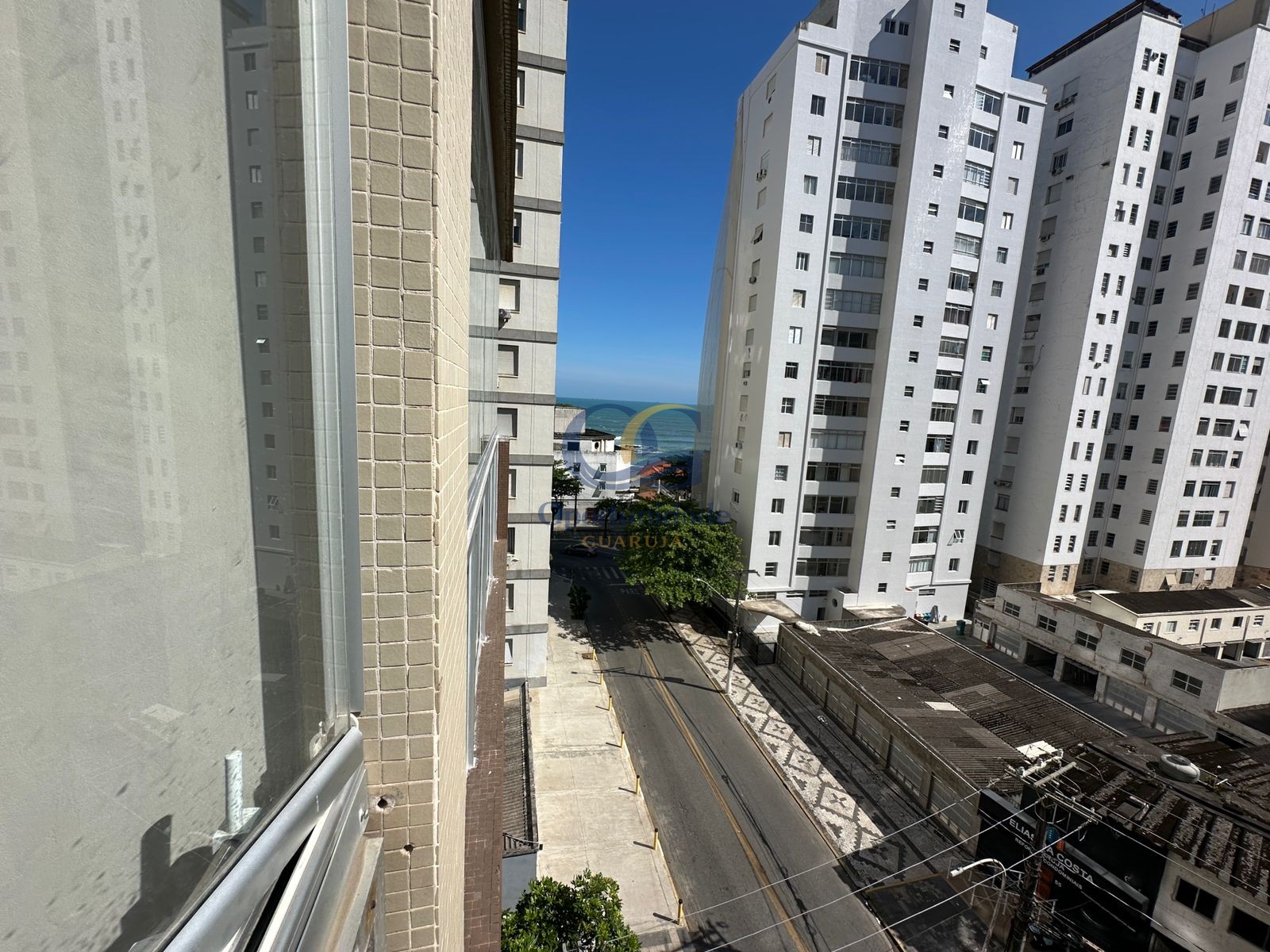 Apartamento na Praia das Pitangueiras, Guarujá - SP