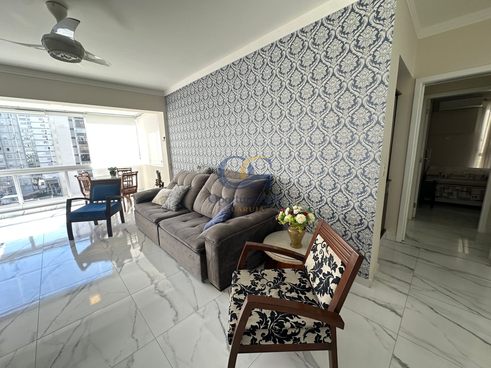 Apartamento na Praia das Pitangueiras, Guarujá - SP