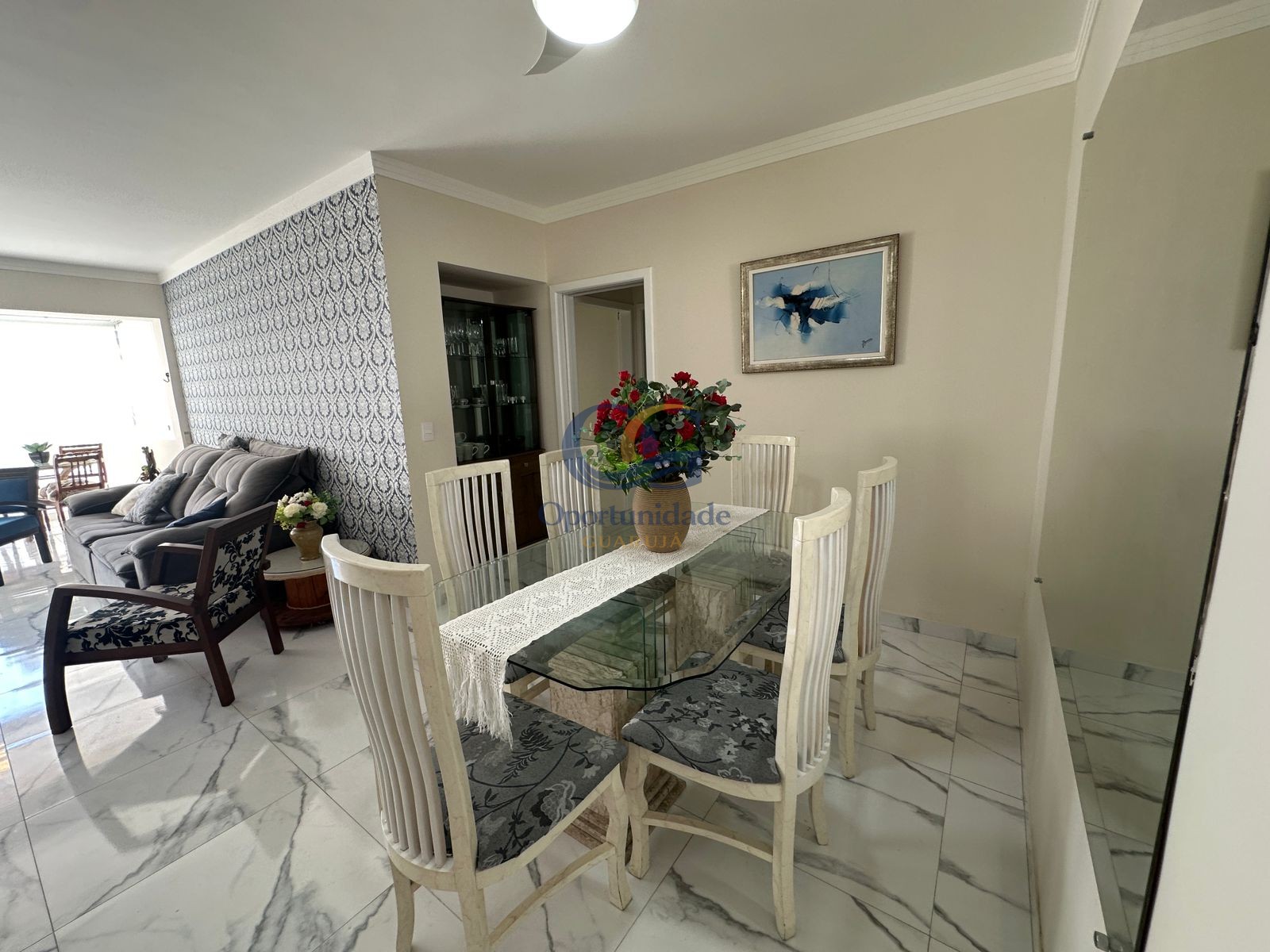 Apartamento na Praia das Pitangueiras, Guarujá - SP