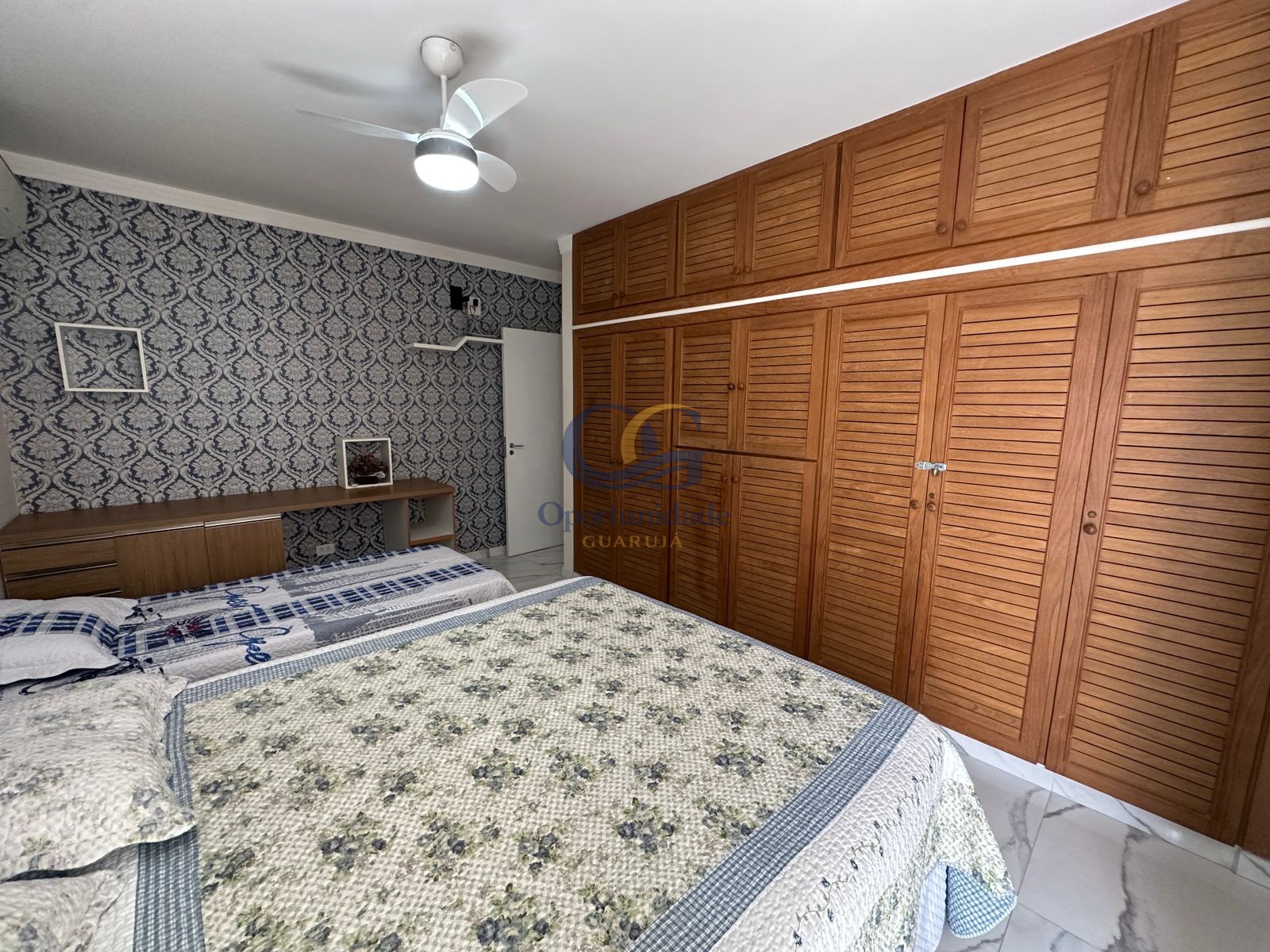 Apartamento na Praia das Pitangueiras, Guarujá - SP