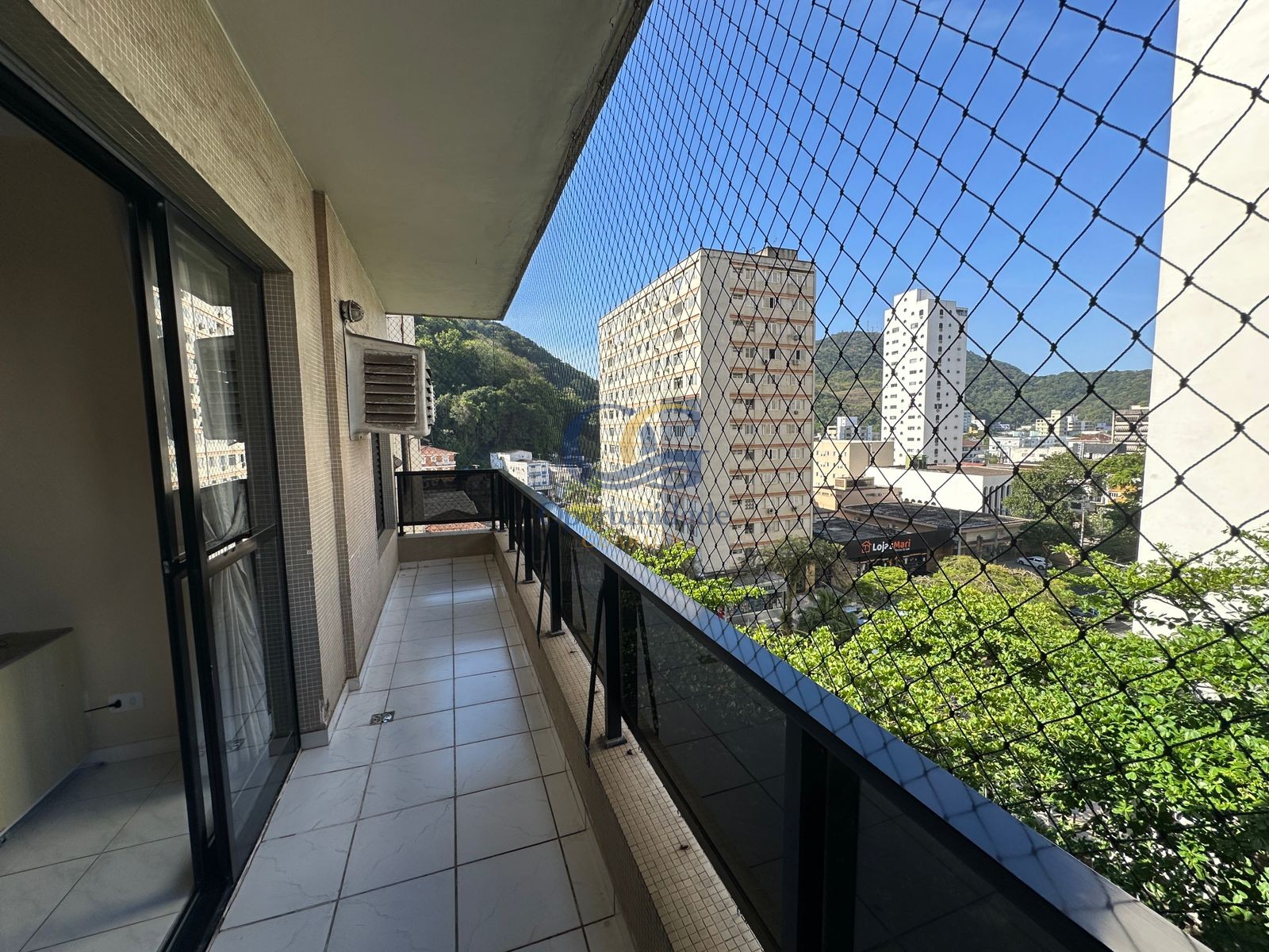 Apartamento na Praia das Pitangueiras, Guarujá - SP