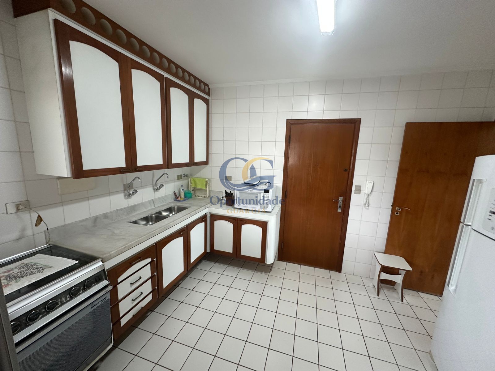 Apartamento Frente ao Mar nas Pitangueiras, Guarujá - SP