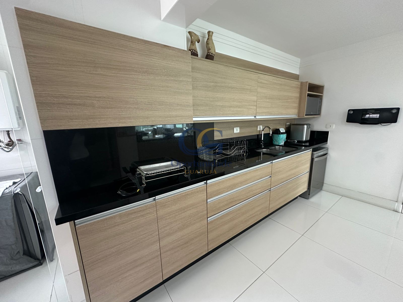 Apartamento Frente ao Mar nas Pitangueiras, Guarujá - SP