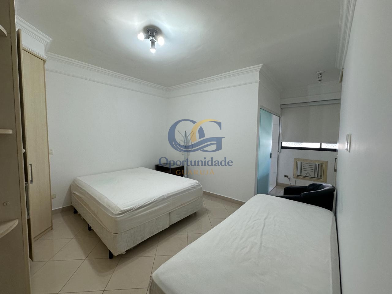 Apartamento na Praia das Pitangueiras, Guarujá - SP