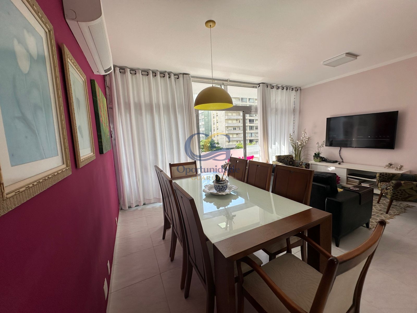 Apartamento na Praia das Pitangueiras, Guarujá - SP